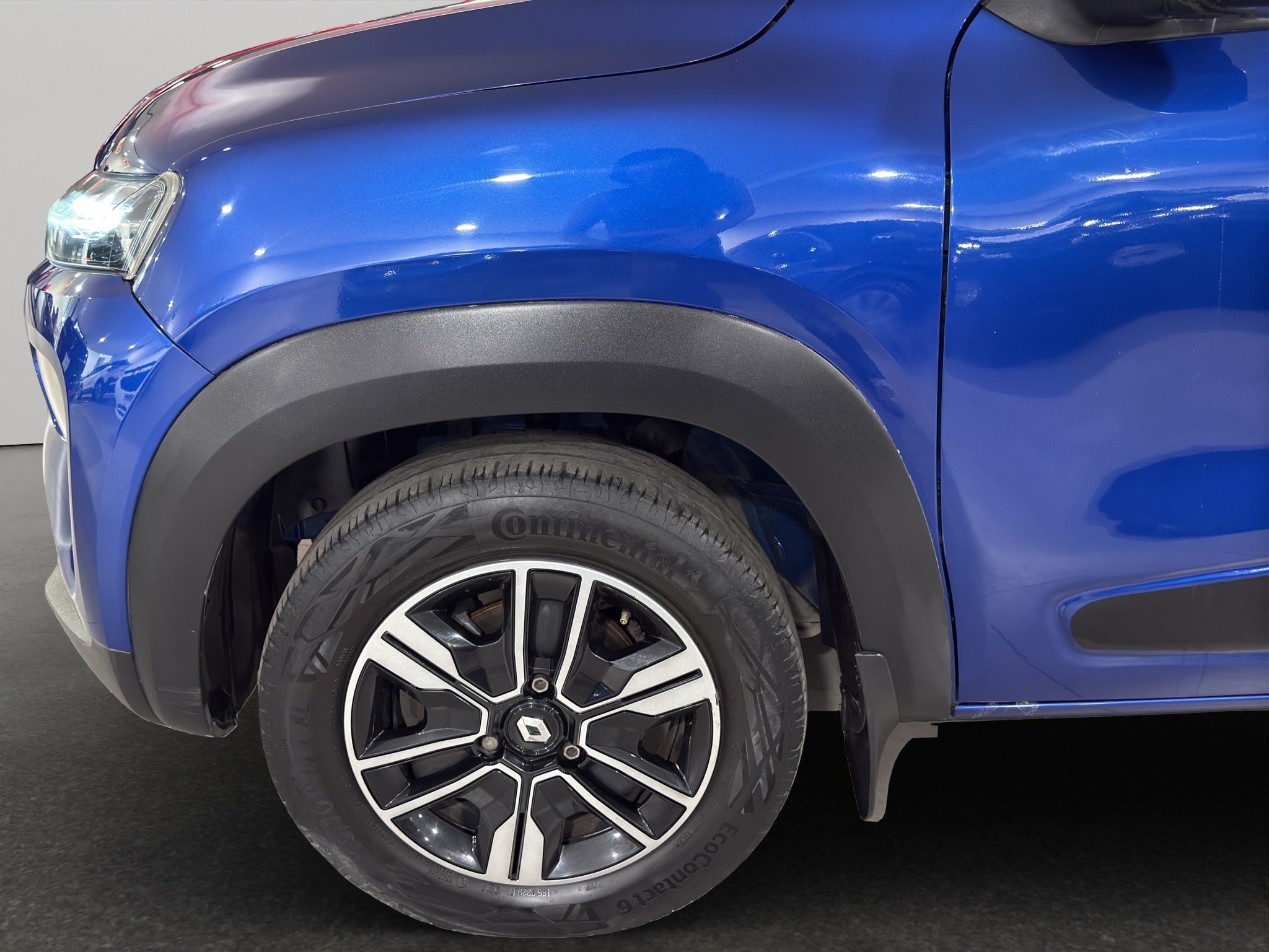 2024 Renault Kwid 5 pts. HB Iconic, TM5, a/ac., pantalla touch 8