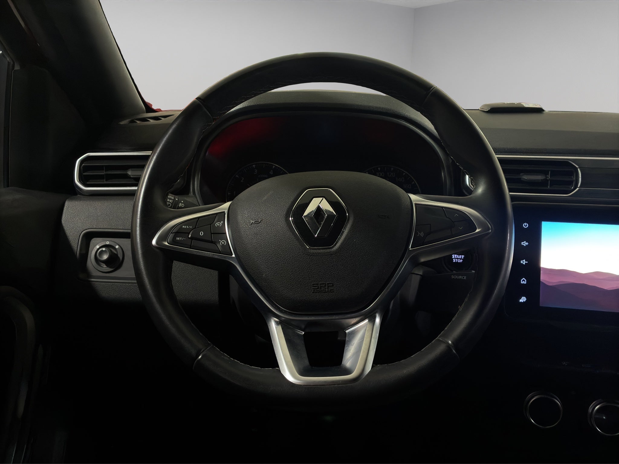 2023 Renault Duster VUD 5 pts. Iconic, 1.3T, TA, a/ac. Aut., VE, f. niebla, RA-17