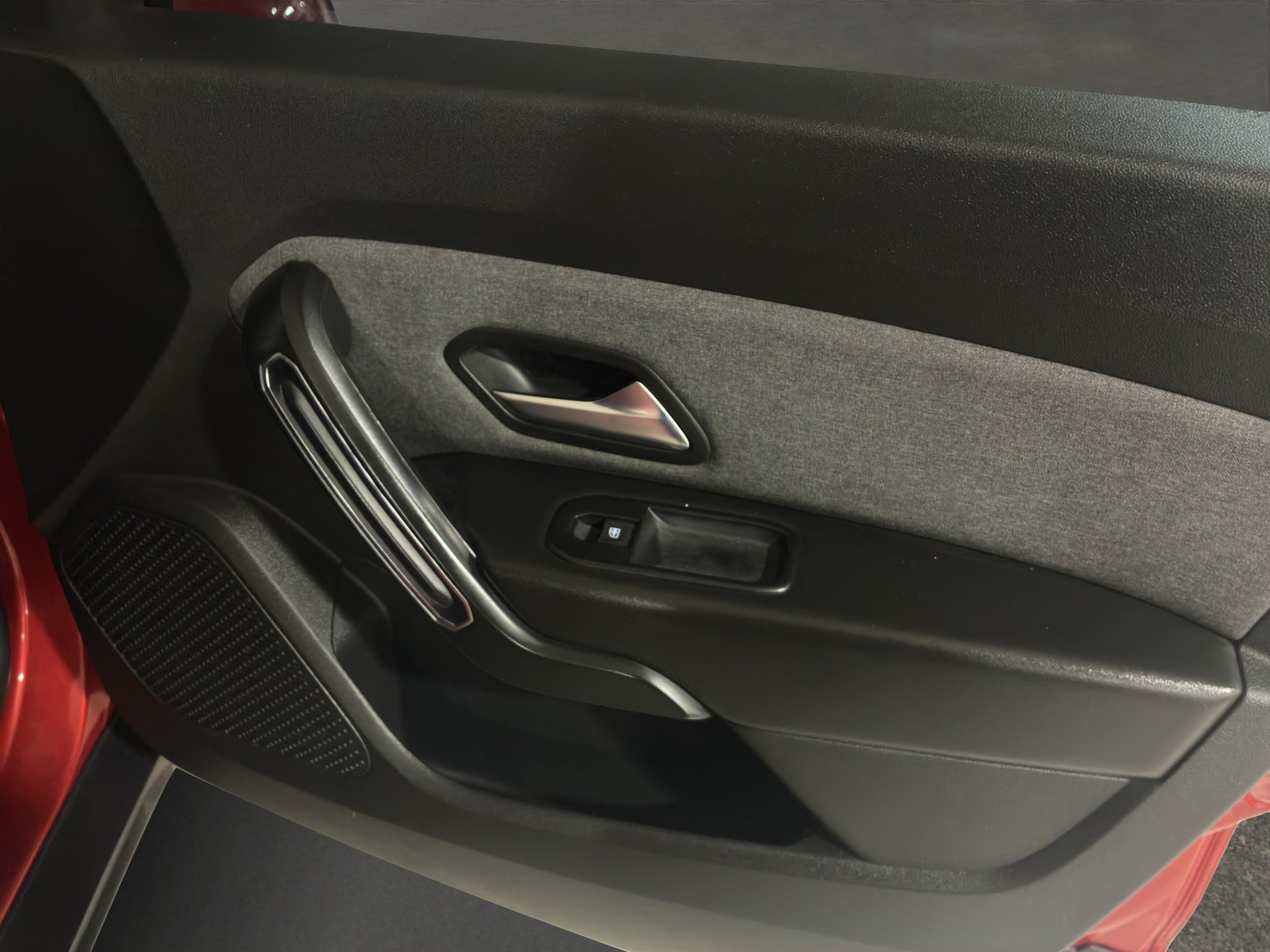 2024 Renault Duster VUD 5 pts. Iconic, 1.3T, TA, a/ac. Aut., botón encend., RA-17