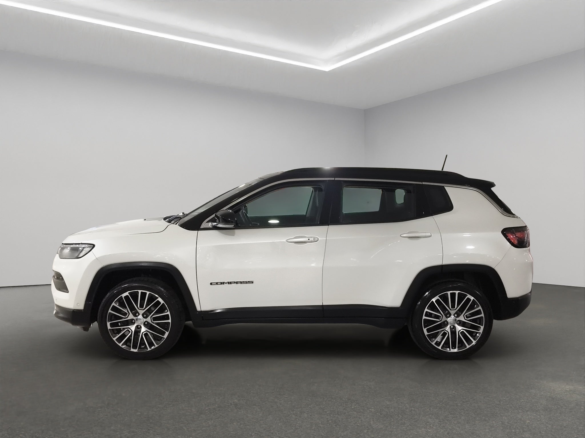 2023 Jeep Compass VUD 5 pts. Altitude, 1.3T, TA, a/ac. Aut., piel, cambios al volante, RA-19