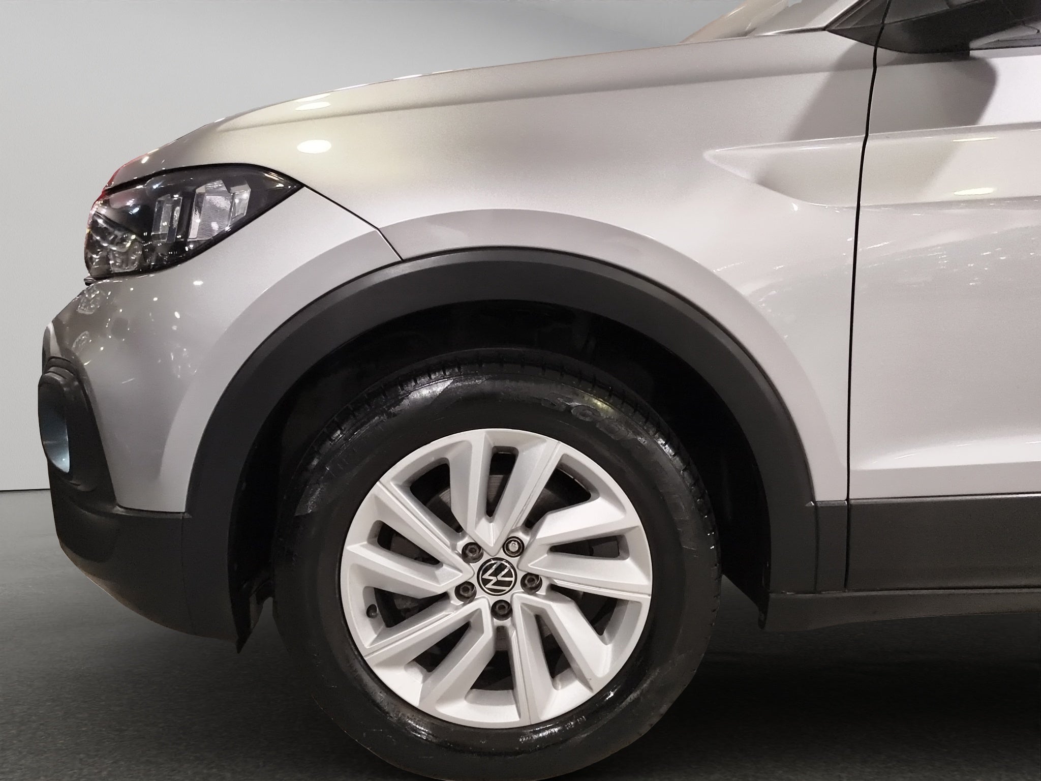 2024 Volkswagen T-Cross VUD 5 pts. Trendline, 1.6l, TA, a/ac., RA-16
