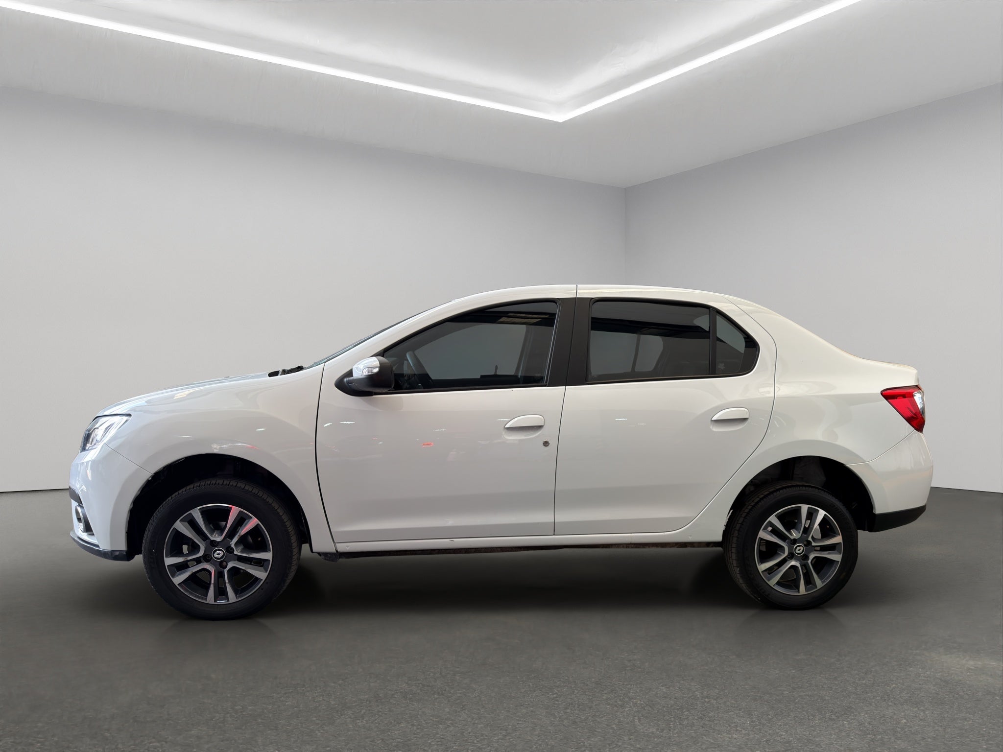 2024 Renault Logan 4 pts. Intens, 1.6l, TM5, RA-16