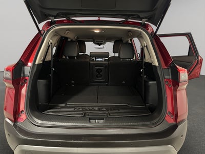 2023 Nissan X-Trail VUD 5 pts. Exclusive, TA, piel, RA-18 (línea nueva)