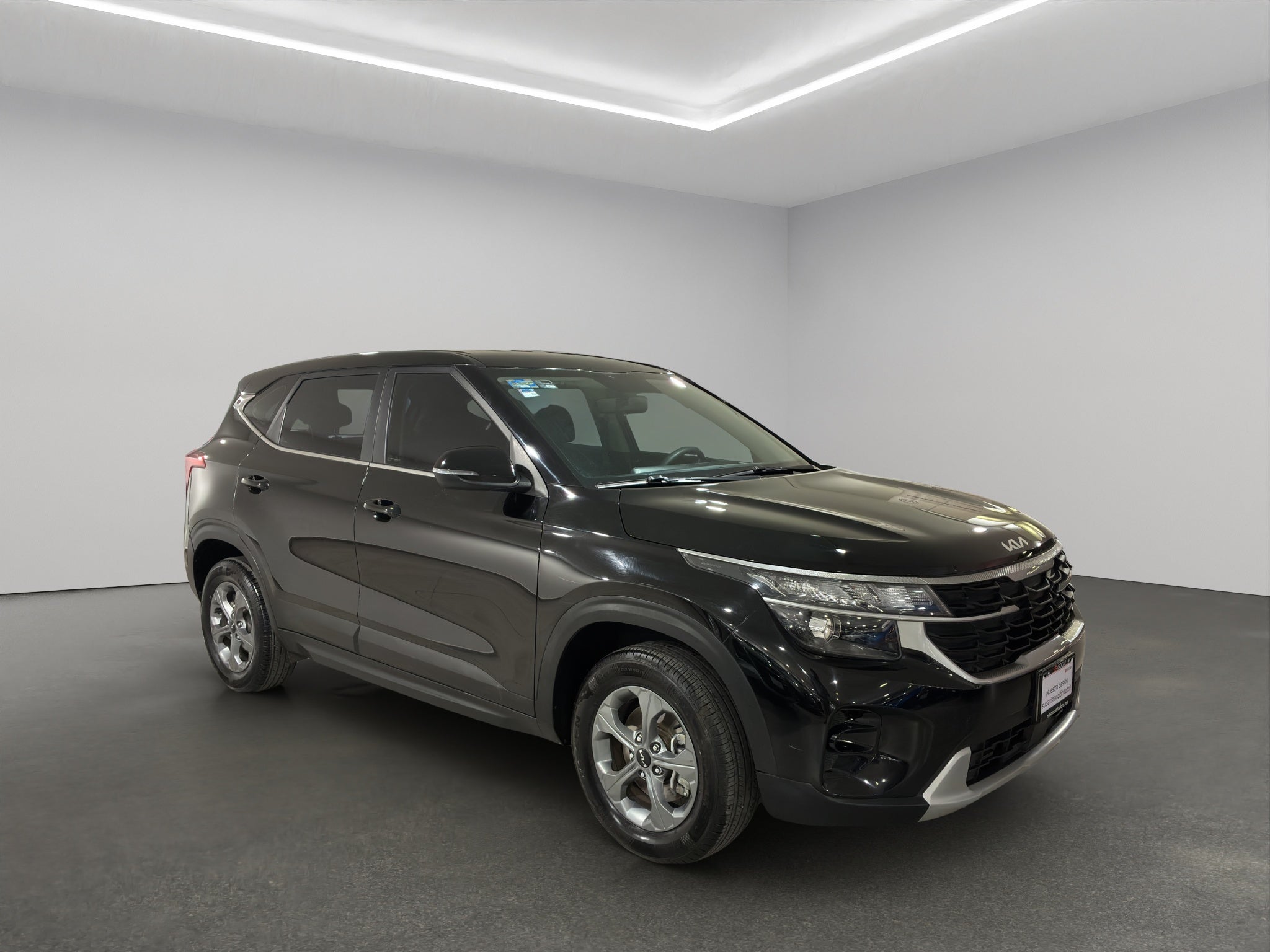 2024 Kia Seltos VUD 5 pts. EX, 1.5l, TA, RA-16 (cambio de línea)
