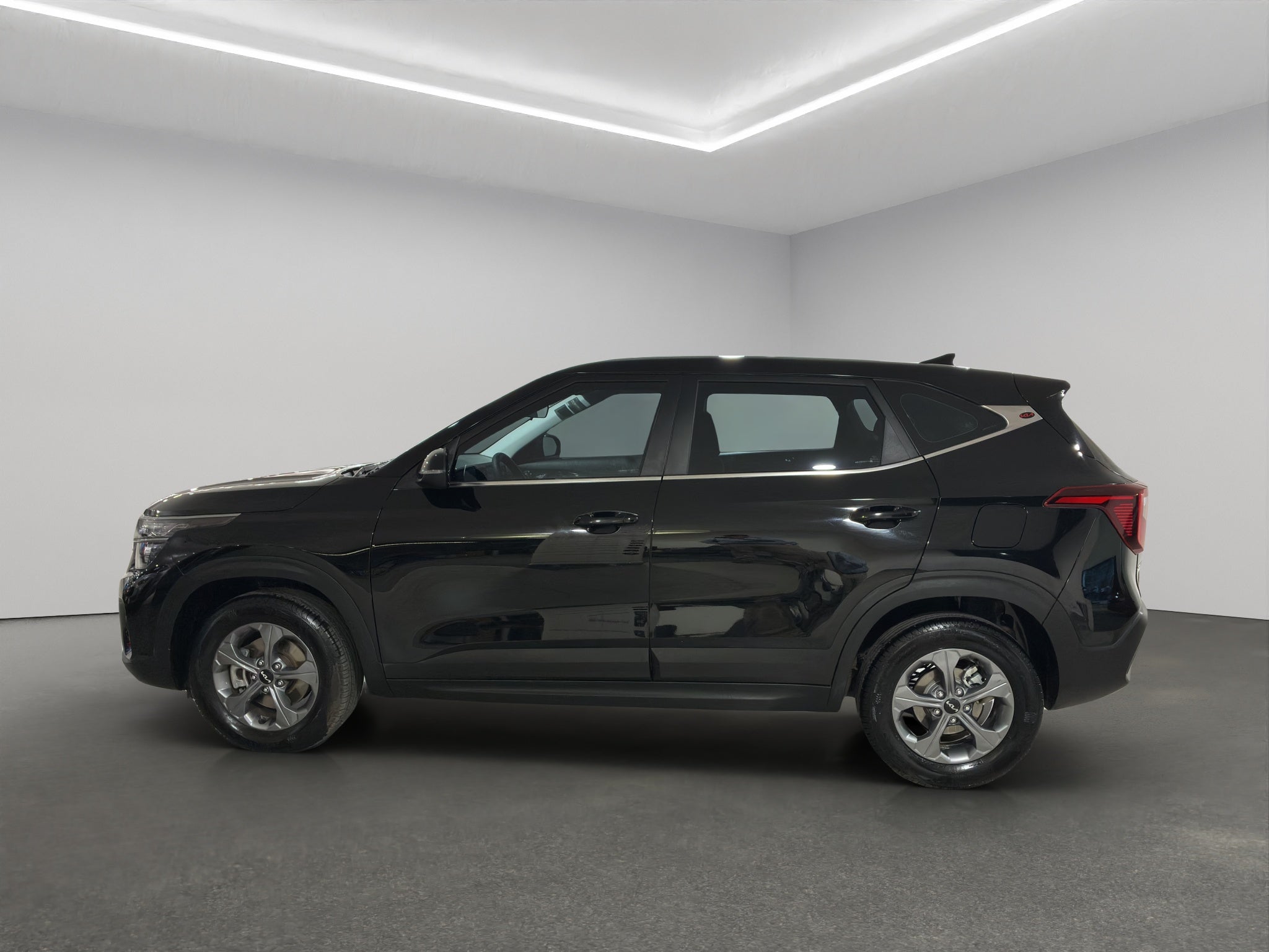 2024 Kia Seltos VUD 5 pts. EX, 1.5l, TA, RA-16 (cambio de línea)
