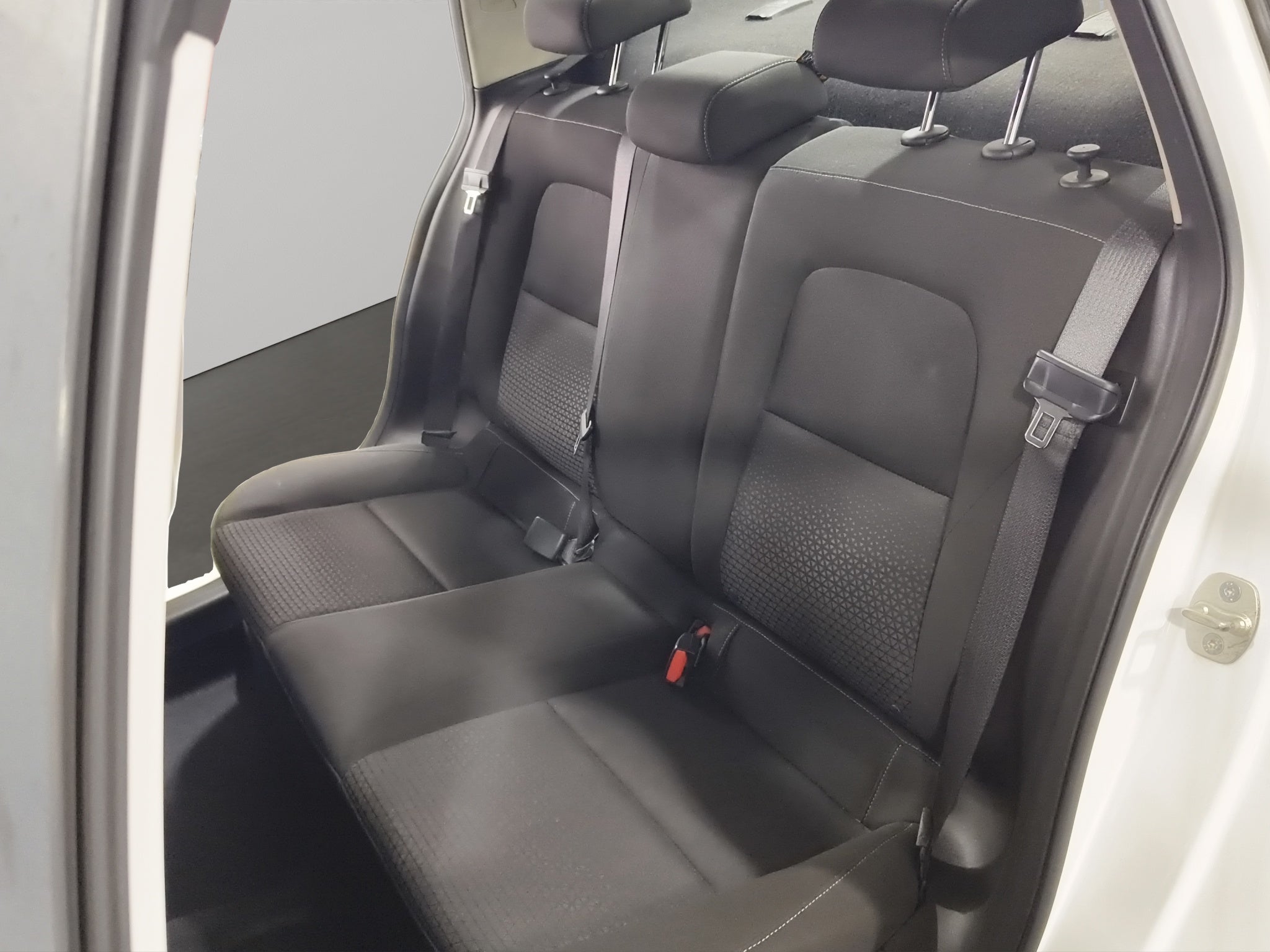 2023 Chevrolet Onix 4 pts. LT, 1.0T, TA, a/ac. Aut., VE, BA, RA-16