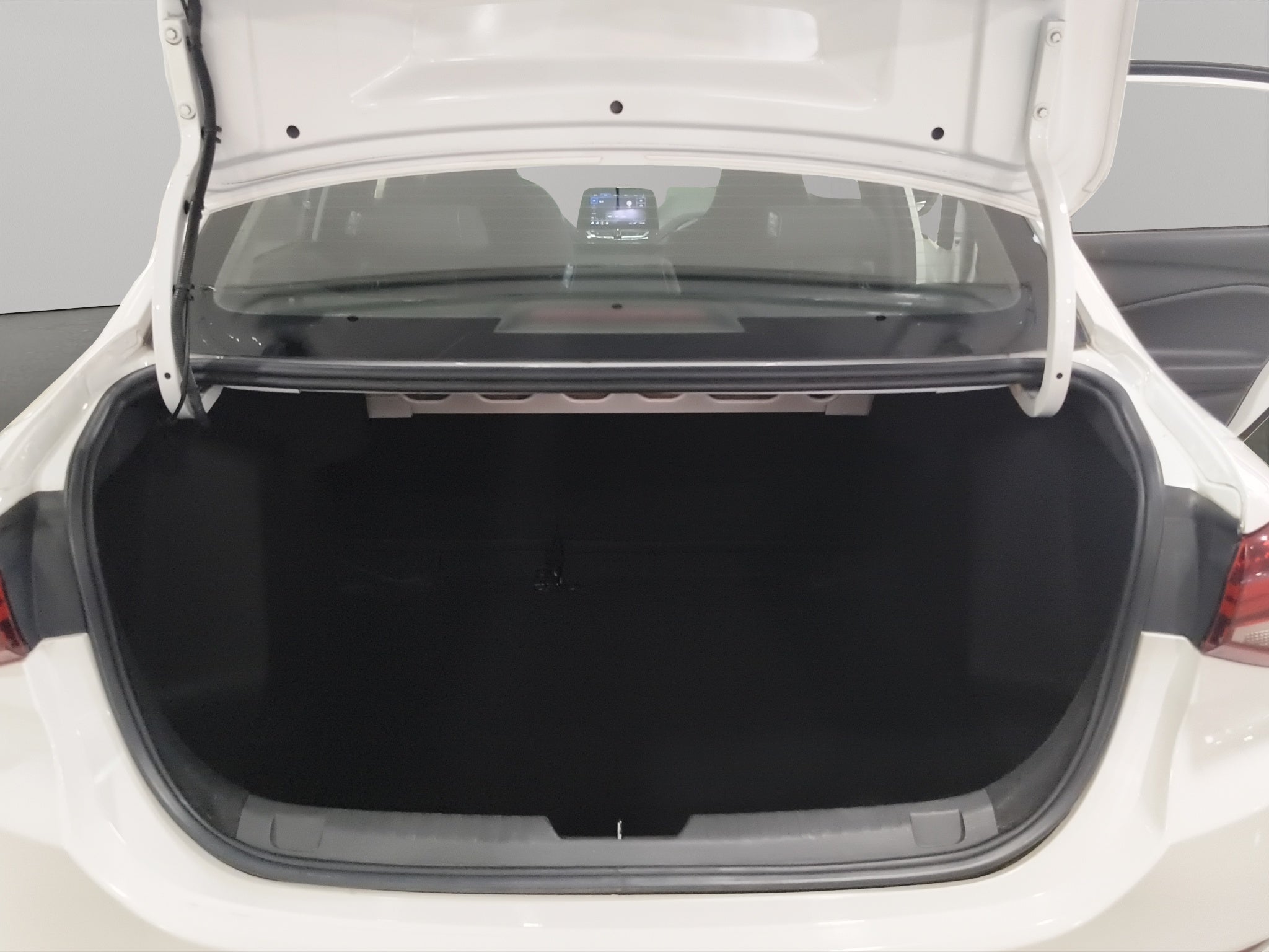 2023 Chevrolet Onix 4 pts. LT, 1.0T, TA, a/ac. Aut., VE, BA, RA-16