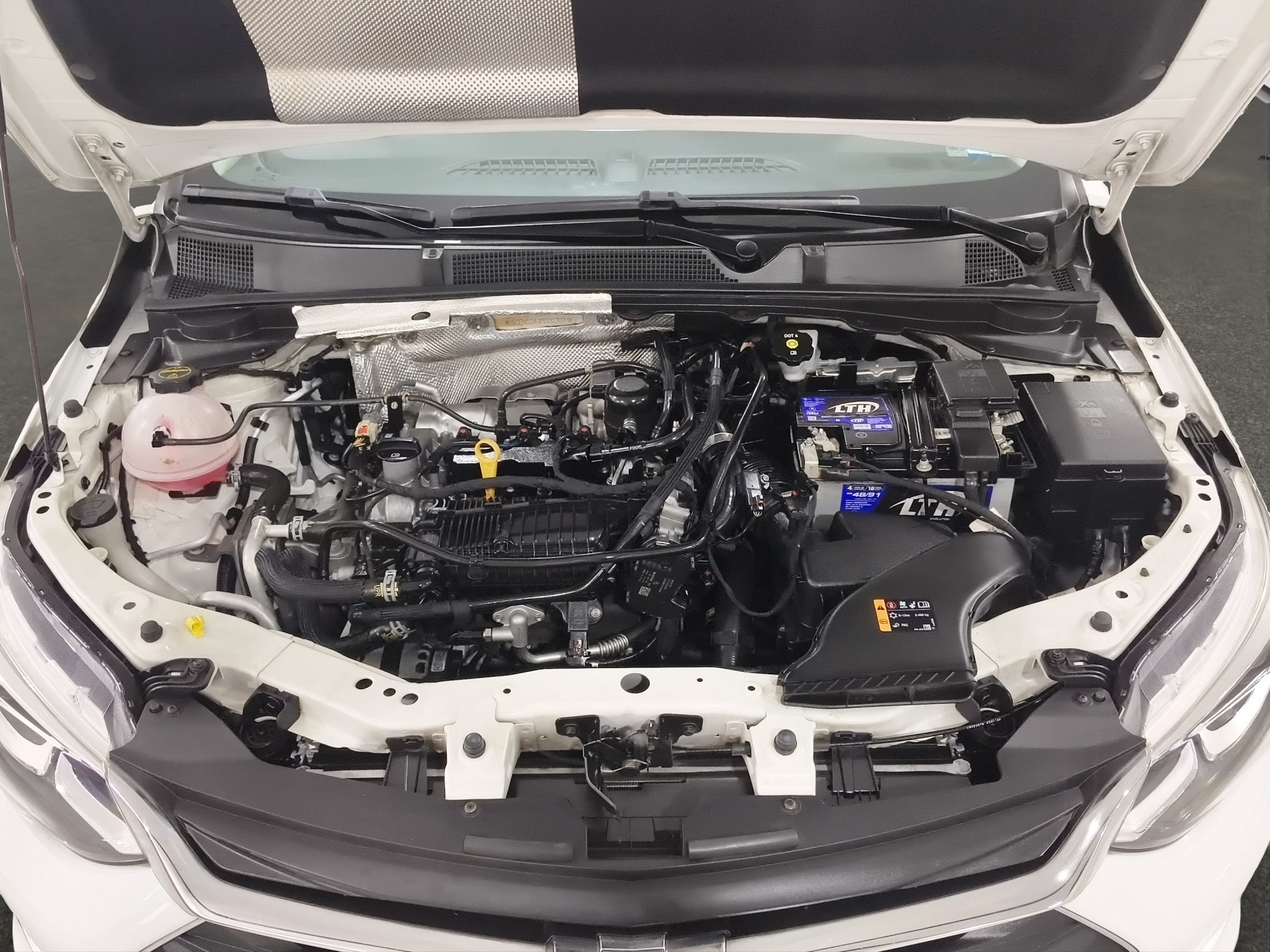 2023 Chevrolet Onix 4 pts. LT, 1.0T, TA, a/ac. Aut., VE, BA, RA-16