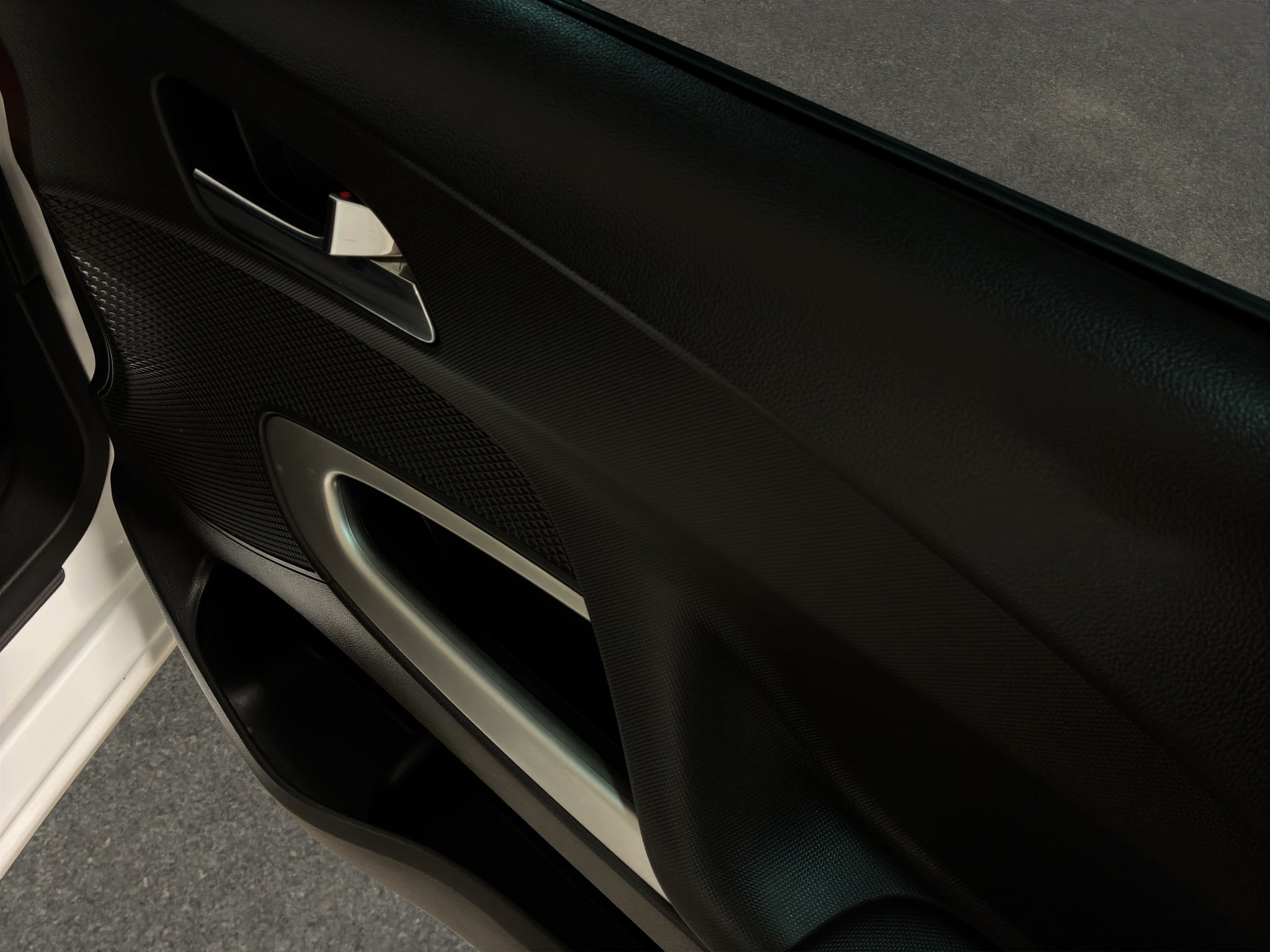 2023 Chevrolet Aveo 4 pts. LT, TM5, a/ac. Aut., f. niebla, RA-15 (línea anterior)