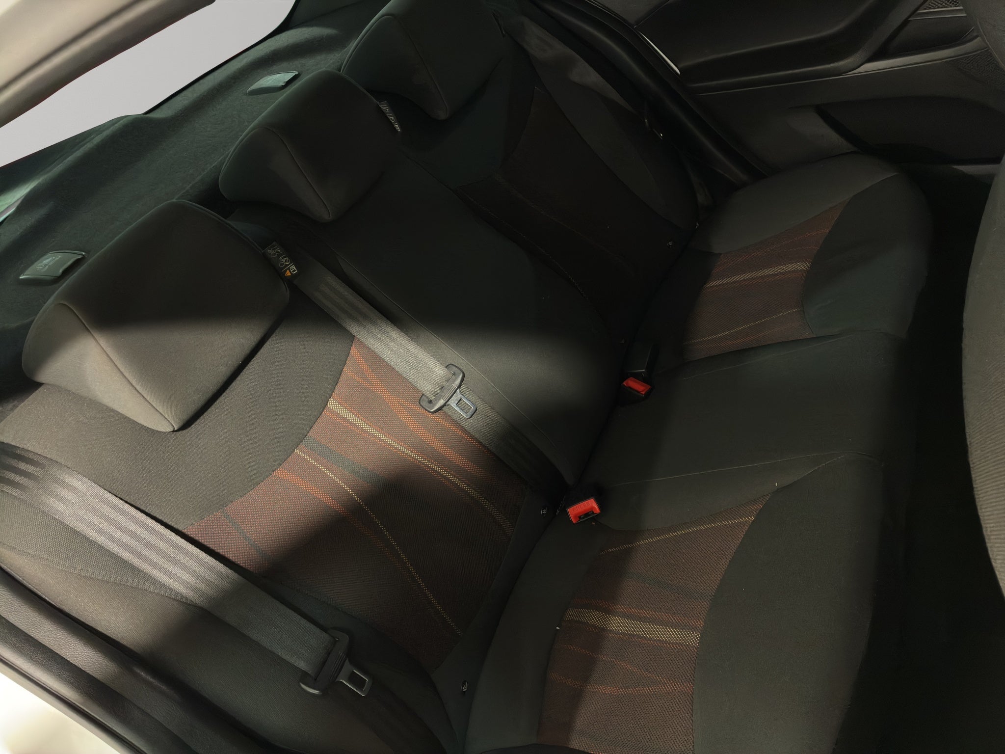 2023 Chevrolet Aveo 4 pts. LT, TM5, a/ac. Aut., f. niebla, RA-15 (línea anterior)