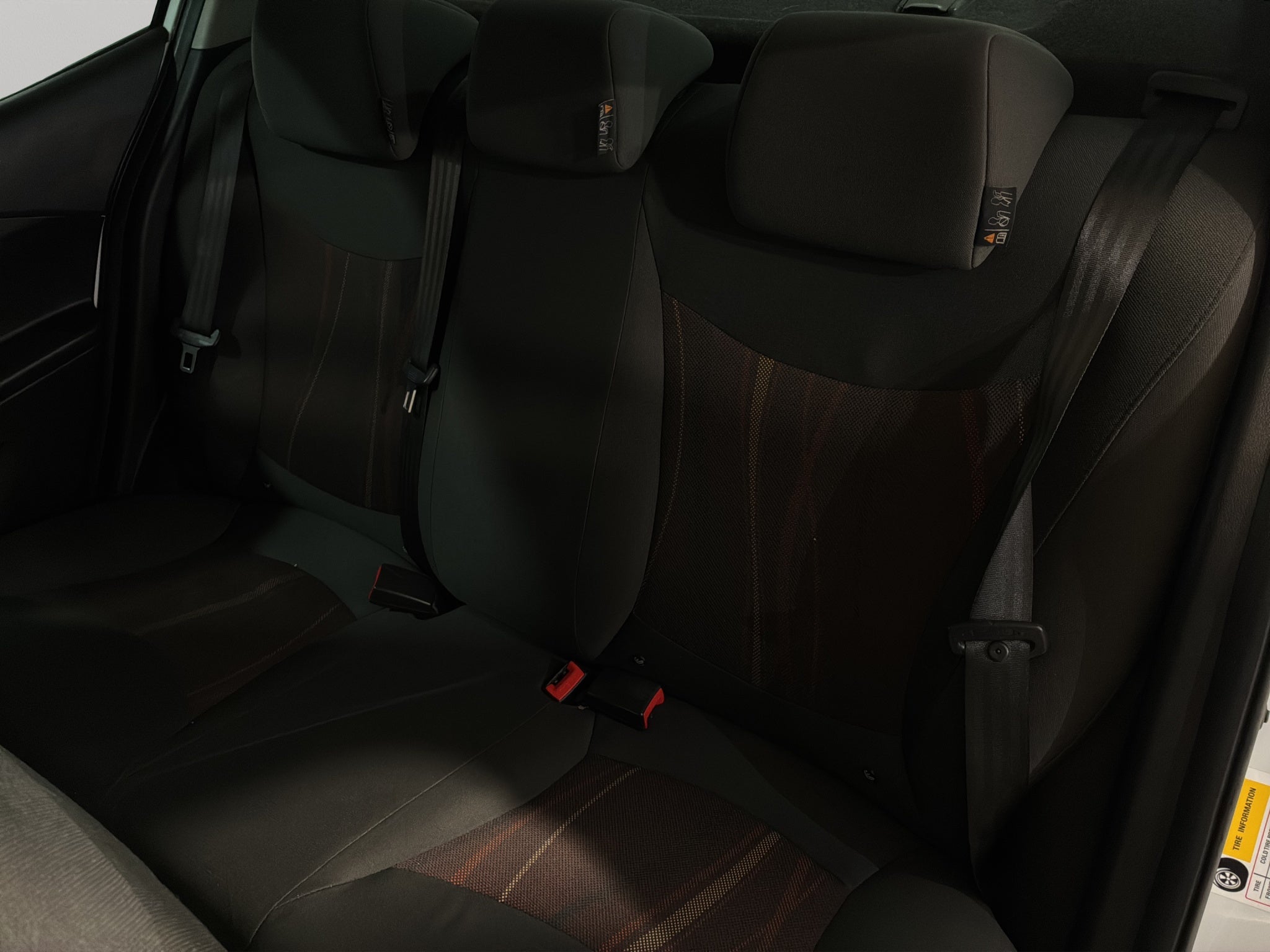 2023 Chevrolet Aveo 4 pts. LT, TM5, a/ac. Aut., f. niebla, RA-15 (línea anterior)