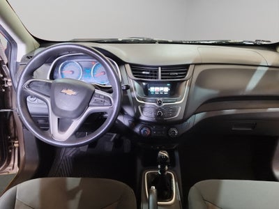 2020 Chevrolet Aveo 4 pts. LT, TM5, a/ac. Aut., f. niebla, RA-15