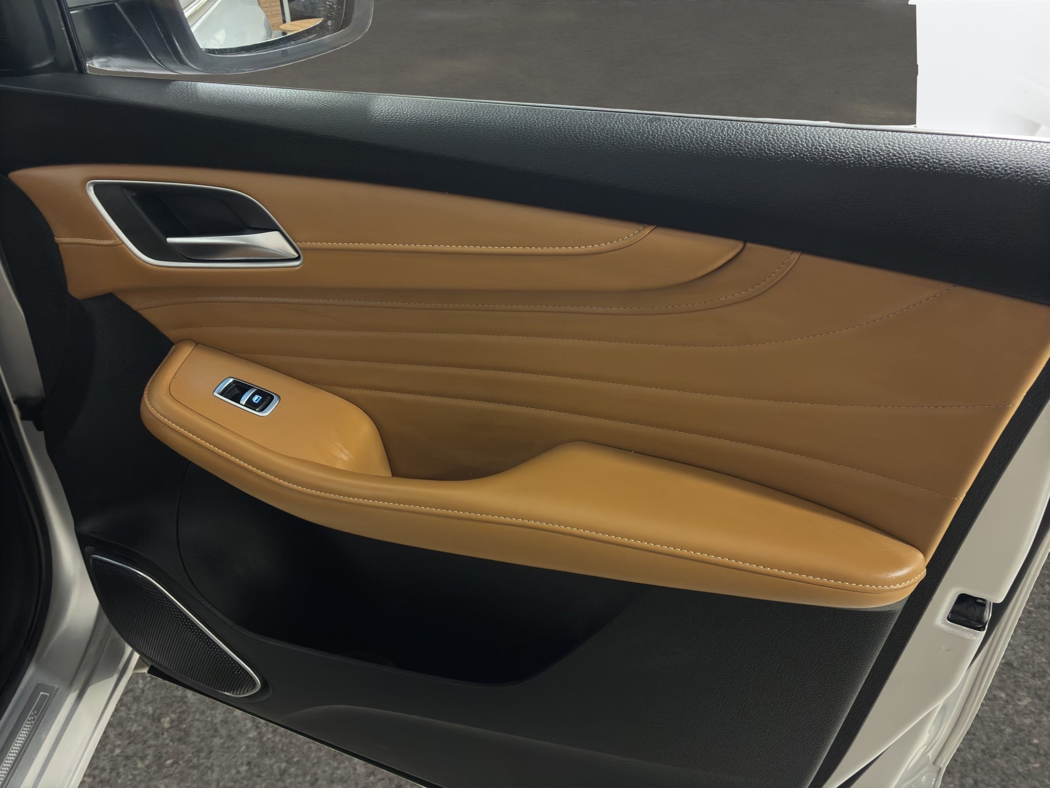 2024 MG HS VUD 5 pts. Trophy Pack, piel, astos. cubo, TP, RA-18 (línea nueva)