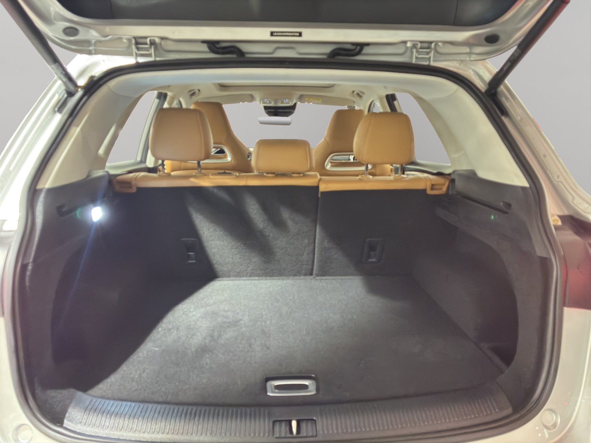 2024 MG HS VUD 5 pts. Trophy Pack, piel, astos. cubo, TP, RA-18 (línea nueva)