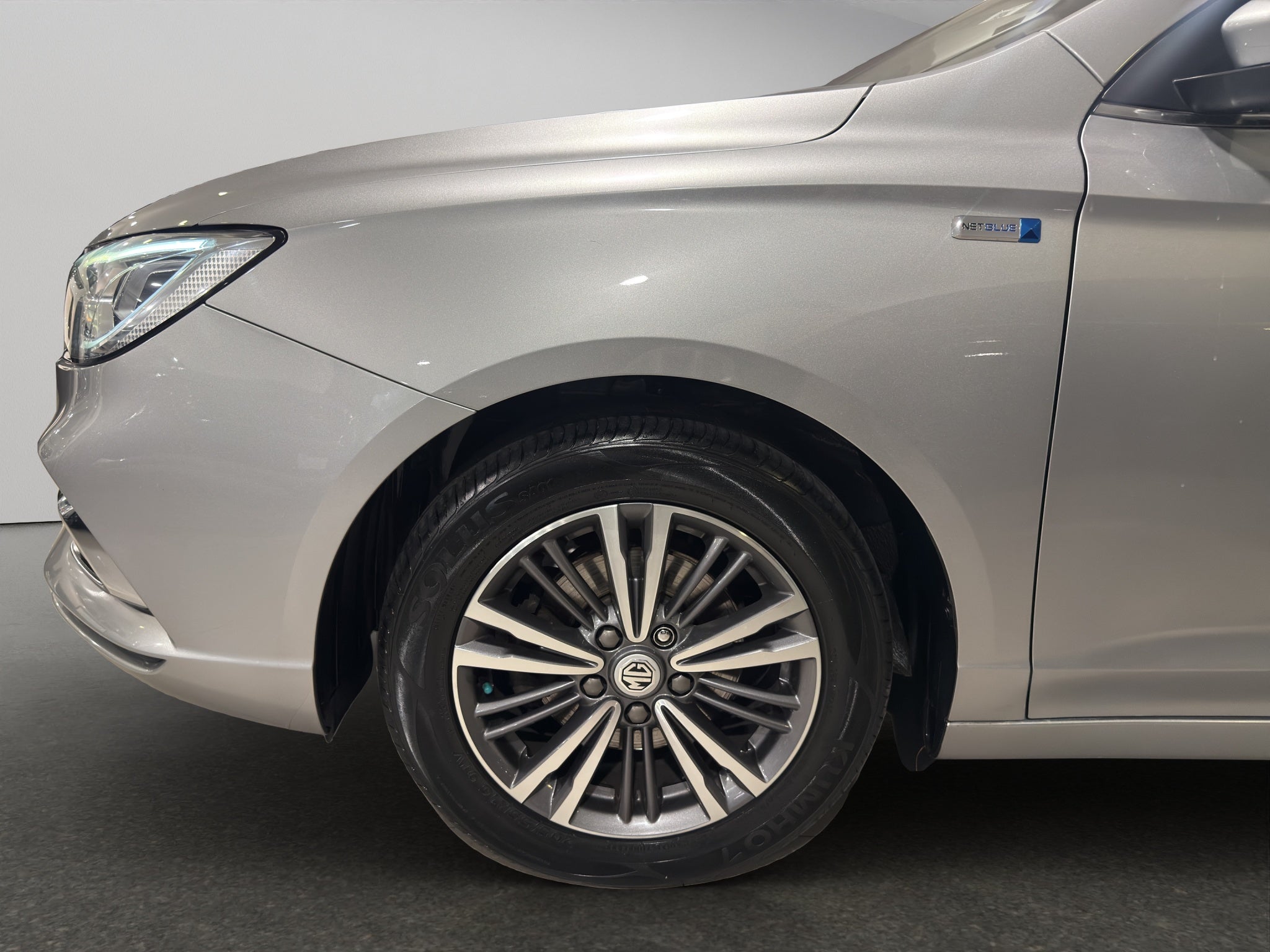 2024 MG MG5 4 pts. Elegance, 1.5l, TM5, VE, piel, QC, RA-16 (línea anterior)