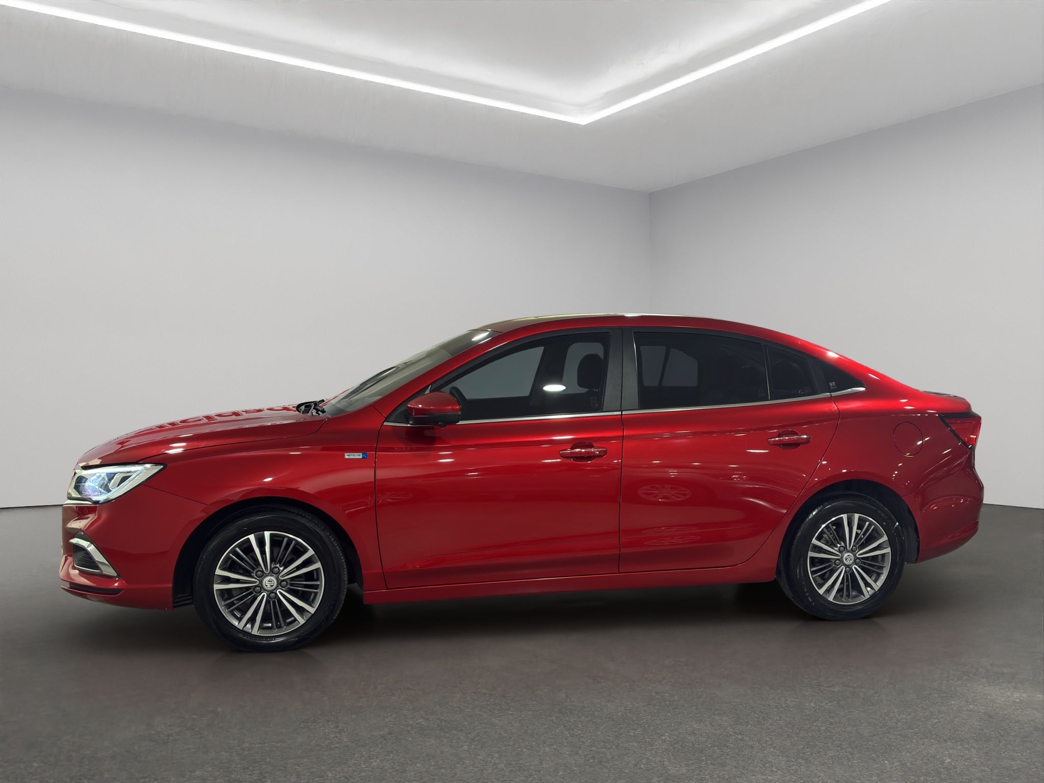 2024 MG MG5 4 pts. Elegance, 1.5l, TM5, VE, piel, QC, RA-16 (línea anterior)