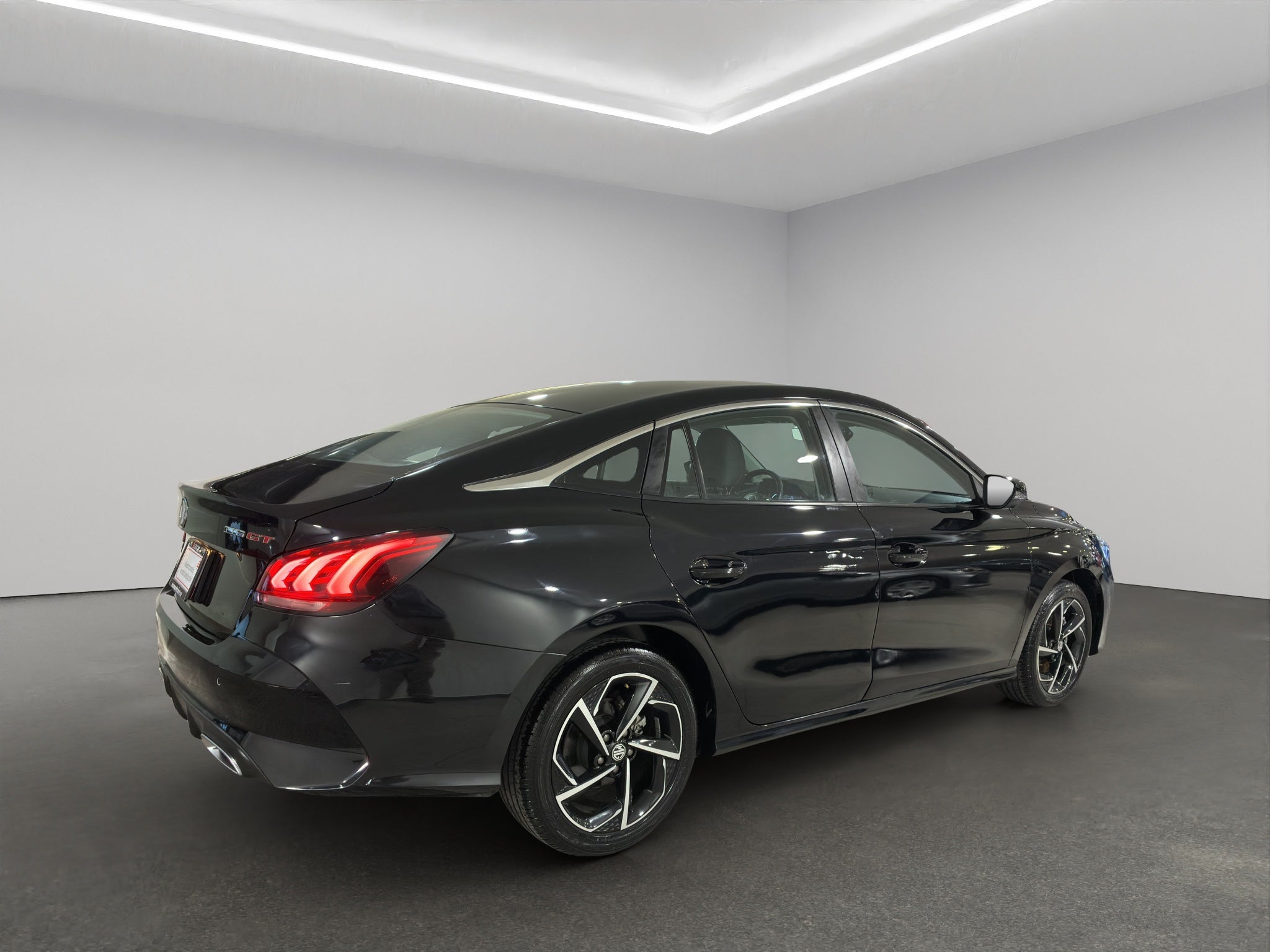 2024 MG GT 4 pts. Alpha, 1.5T, TA, piel, QC, cambios al volante, RA-17