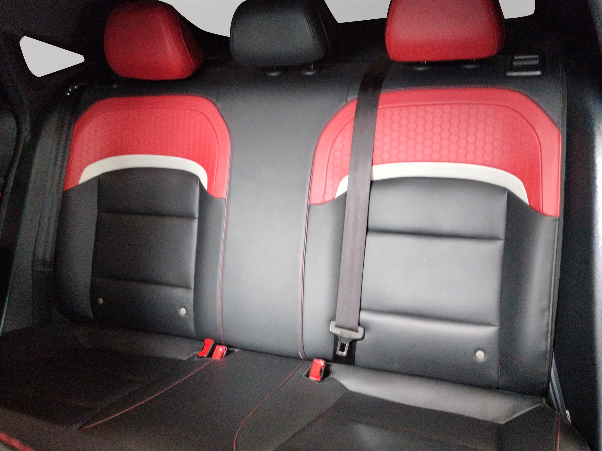 2024 MG GT 4 pts. Alpha, 1.5T, TA, piel, QC, cambios al volante, RA-17