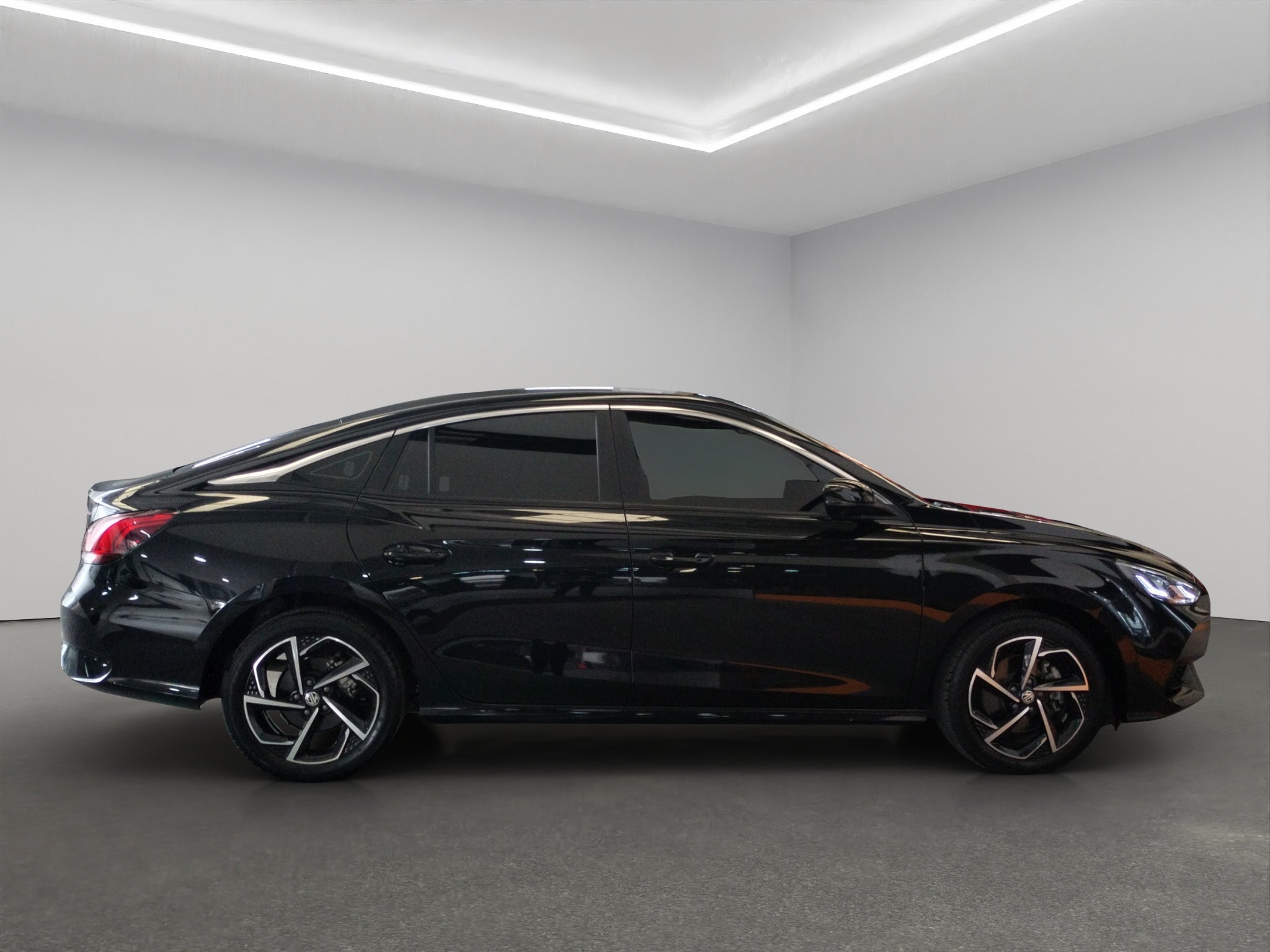 2024 MG GT 4 pts. Alpha, 1.5T, TA, piel, QC, cambios al volante, RA-17