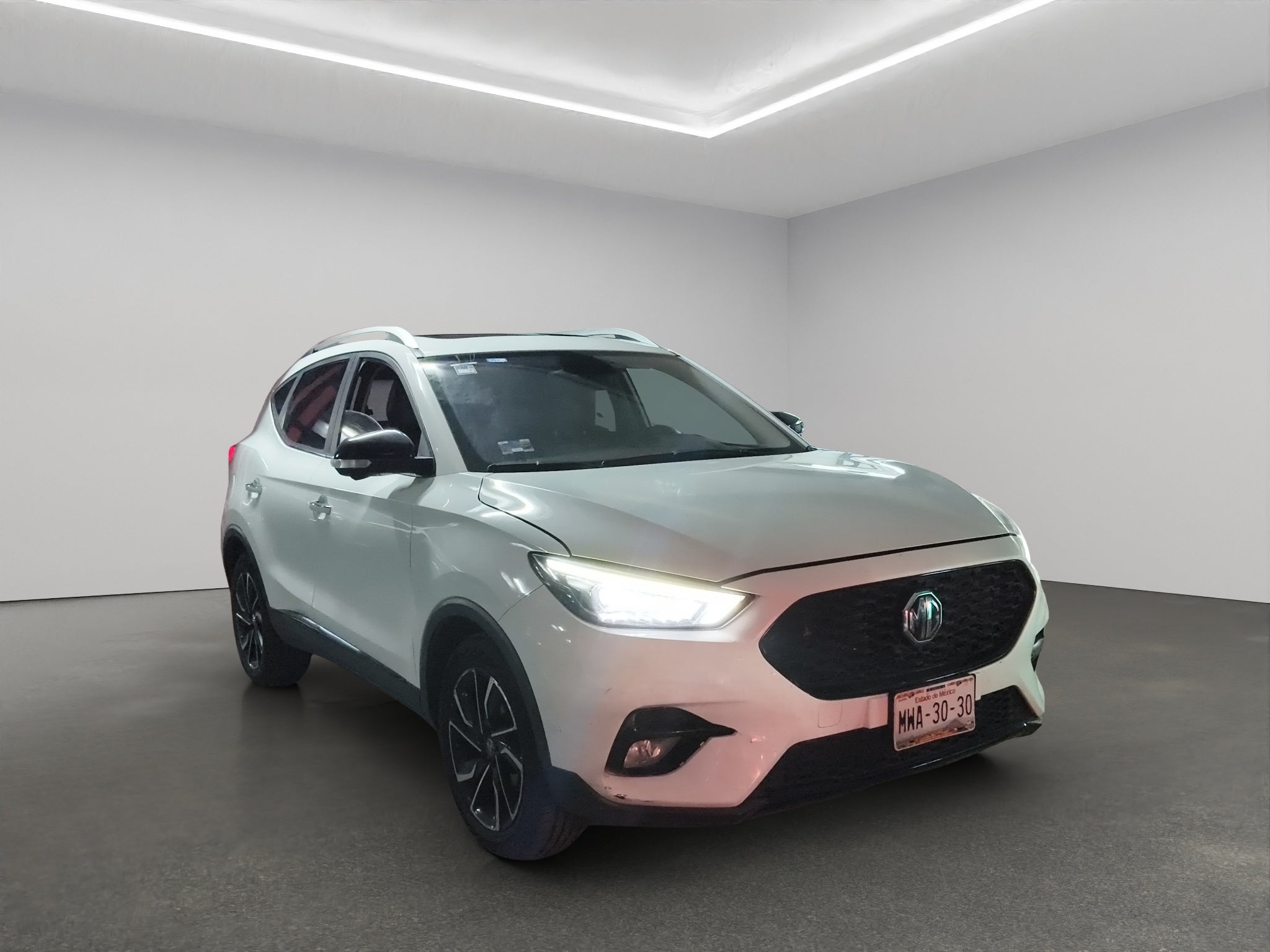2023 MG ZS VUD 5 pts. Elegance, 1.5l, TA, piel, TP, RA-17 bitono