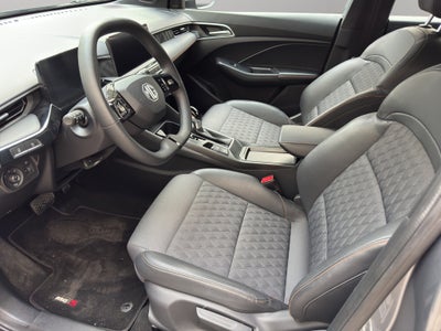 2025 MG MG3 5 pts. HB Excite, 1.5l, TA, VE, piel, QC, pantalla, RA-16