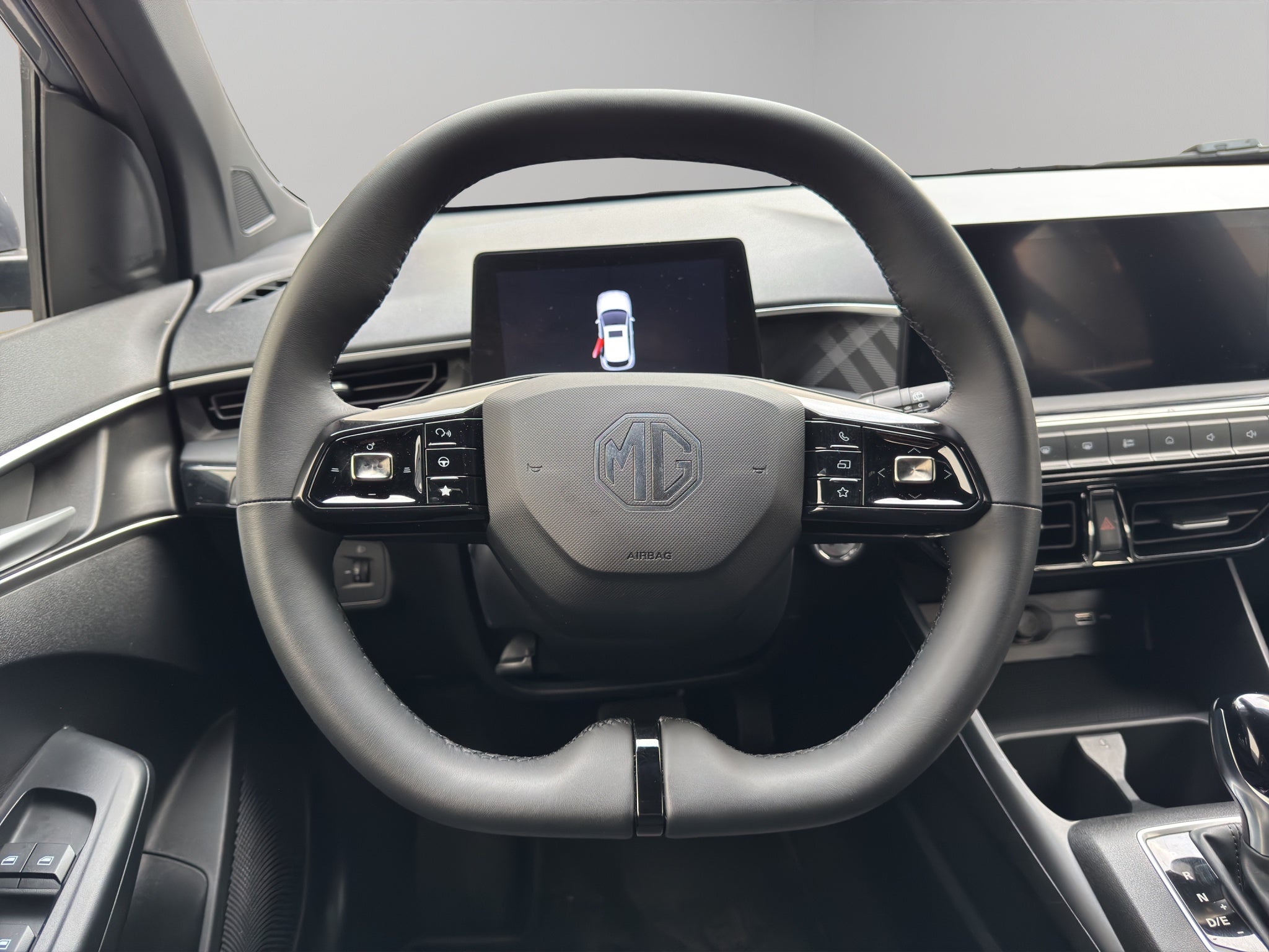 2025 MG MG3 5 pts. HB Excite, 1.5l, TA, VE, piel, QC, pantalla, RA-16