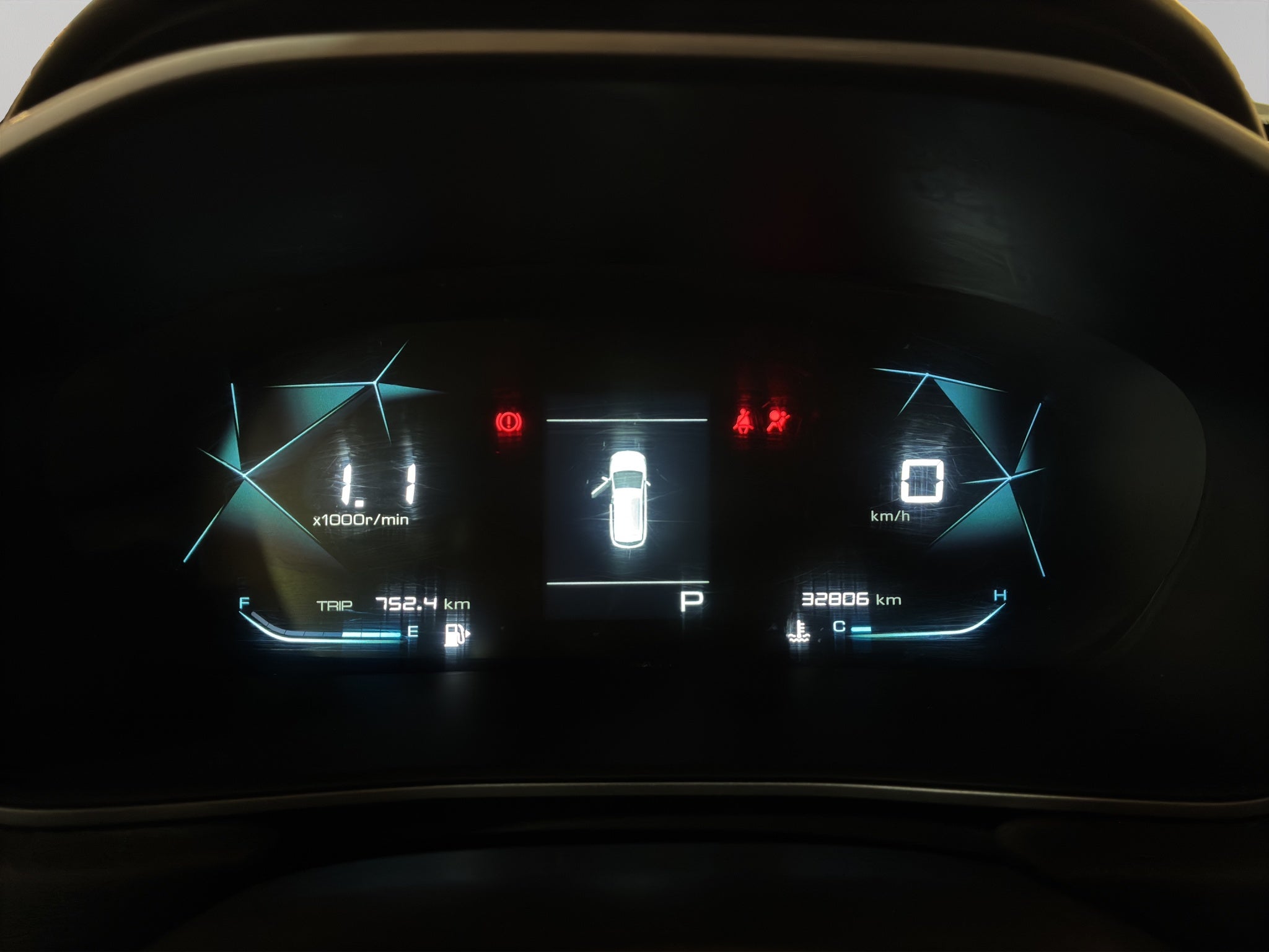 2023 Chevrolet Captiva VUD 5 pts. LT, 1.5T, TA, a/ac., 5 pas., RA-18 (línea anterior)