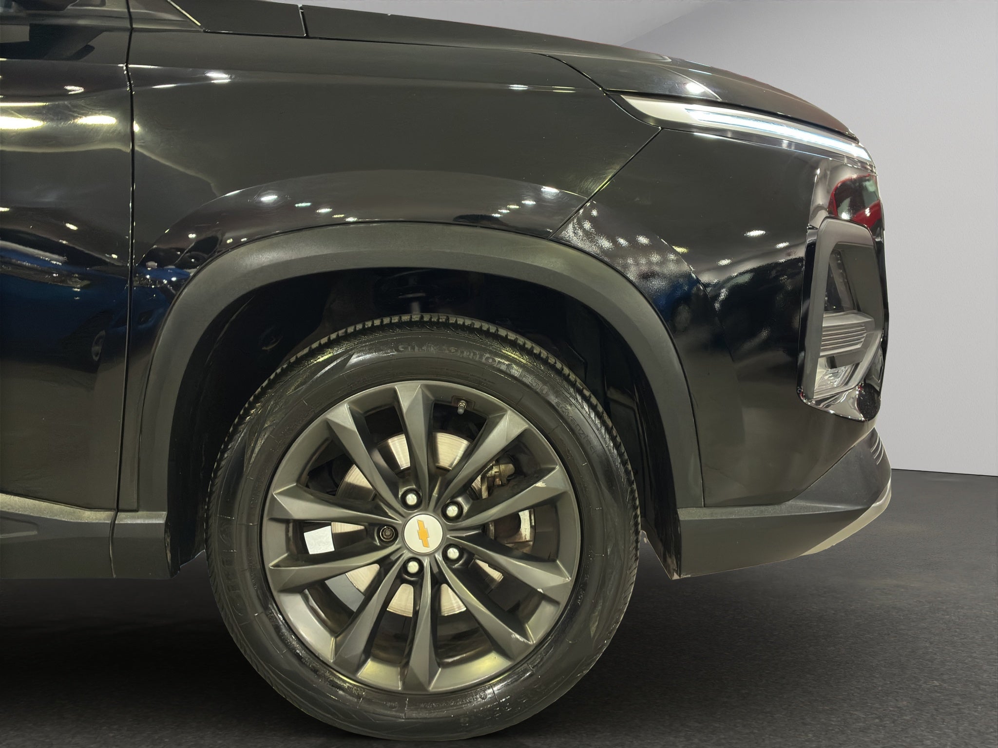 2023 Chevrolet Captiva VUD 5 pts. LT, 1.5T, TA, a/ac., 5 pas., RA-18 (línea anterior)