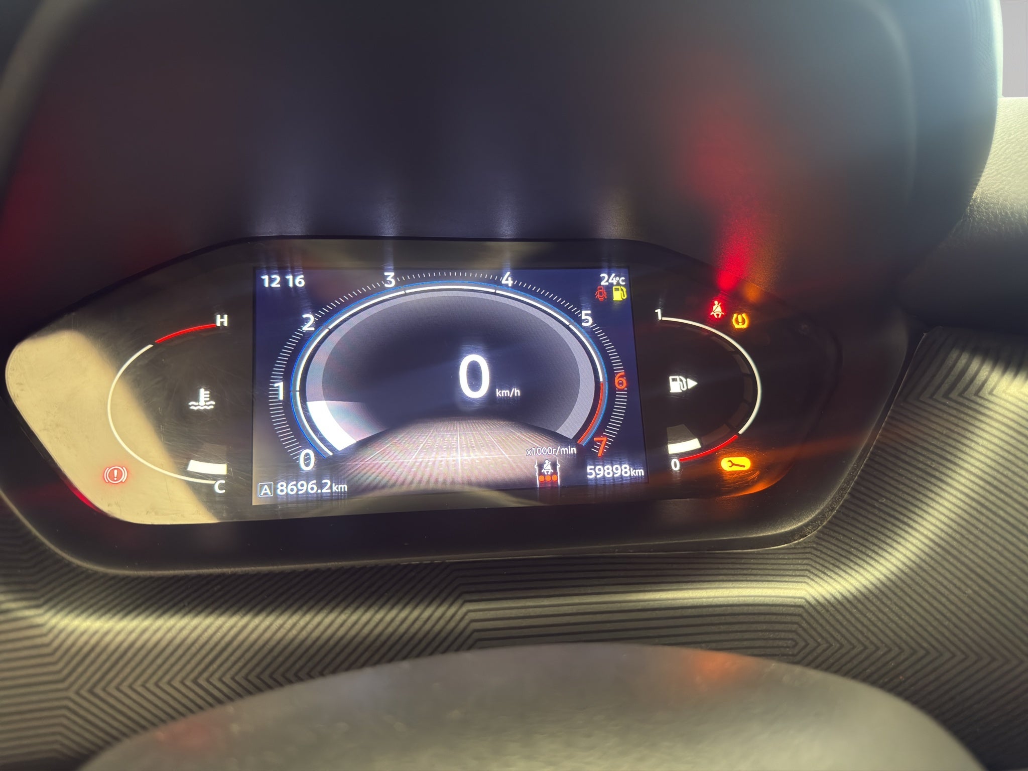 2025 Nissan Magnite VUD 5 pts. Advance, 1.0T, TM5, RA-16