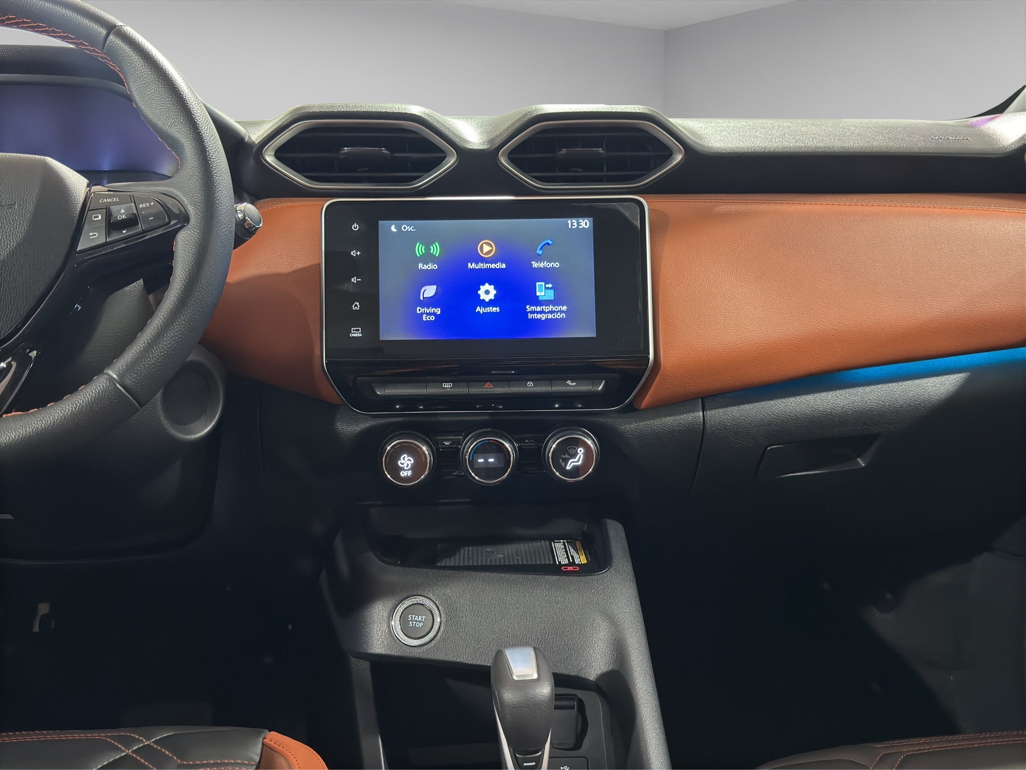 2026 Nissan Magnite VUD 5 pts. Exclusive, 1.0T, TM5, piel, RA-16
