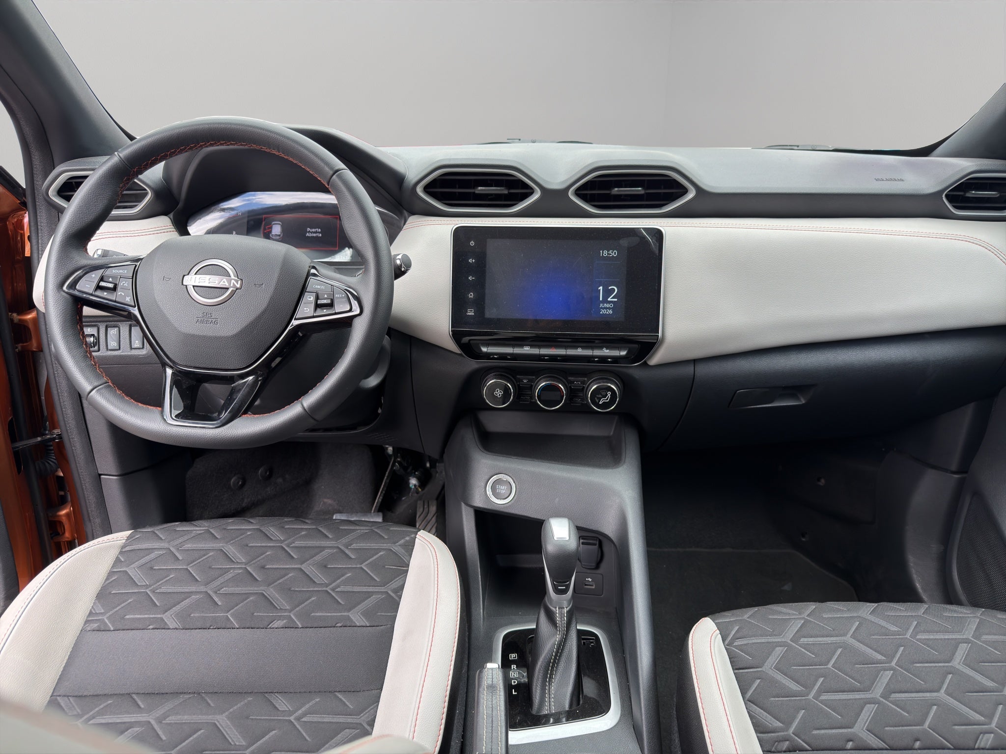 2025 Nissan Magnite VUD 5 pts. Exclusive, 1.0T, TM5, piel, RA-16