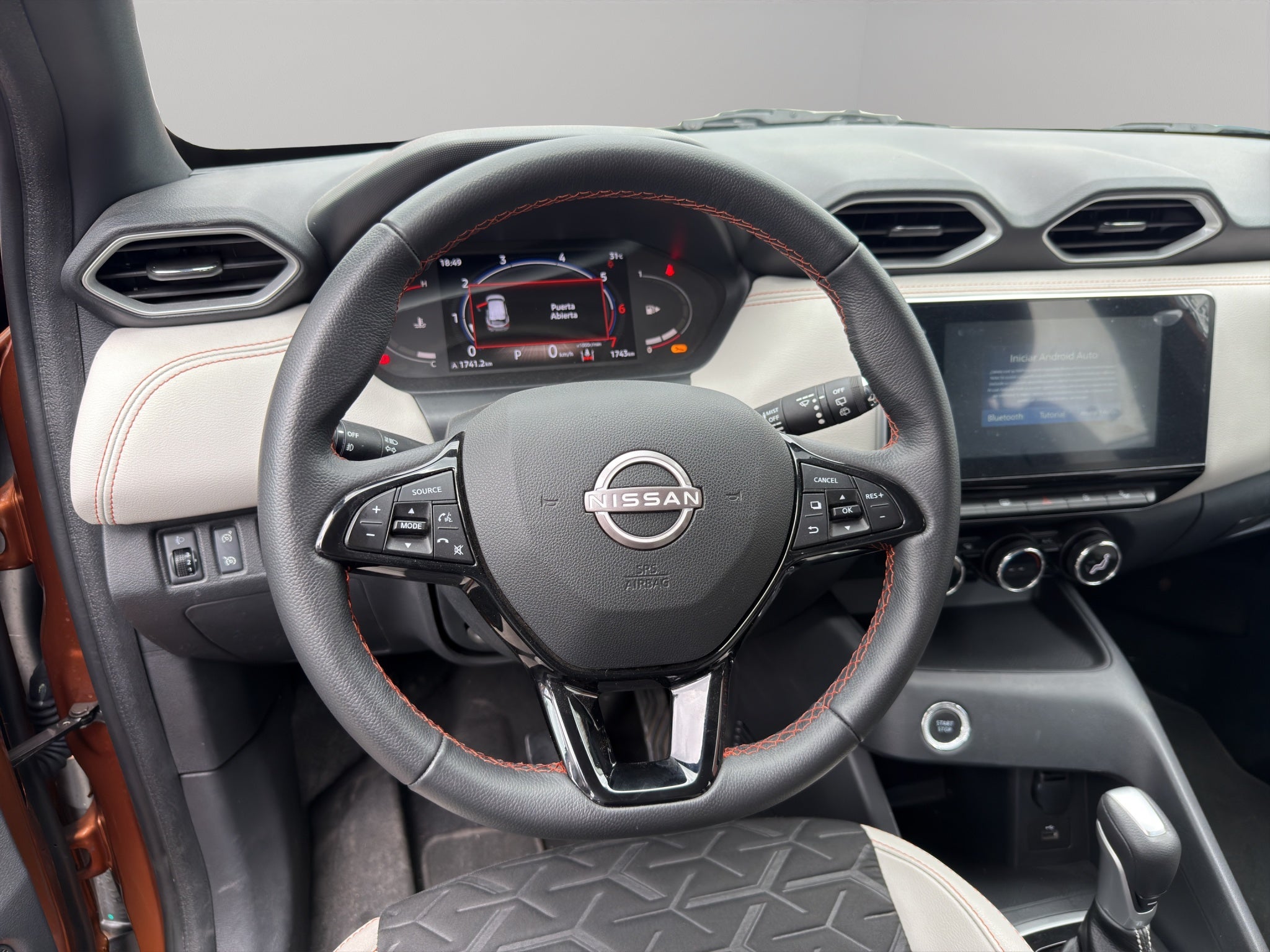 2025 Nissan Magnite VUD 5 pts. Exclusive, 1.0T, TM5, piel, RA-16