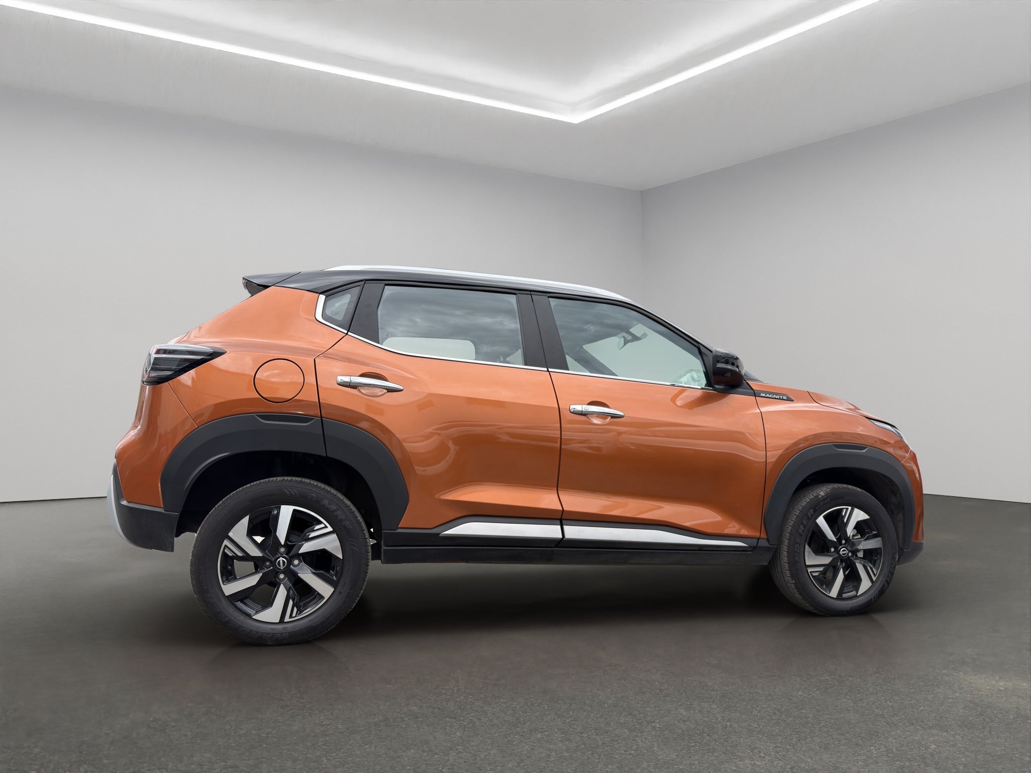 2025 Nissan Magnite VUD 5 pts. Exclusive, 1.0T, TM5, piel, RA-16