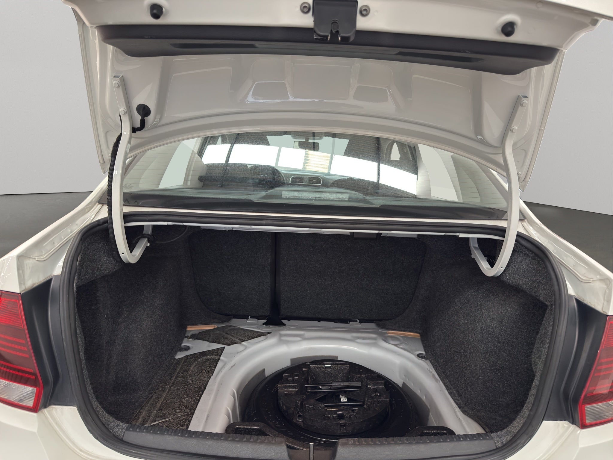 2022 Volkswagen Vento 4 pts. Join, TM5, a/ac., cámara reversa, RA-16