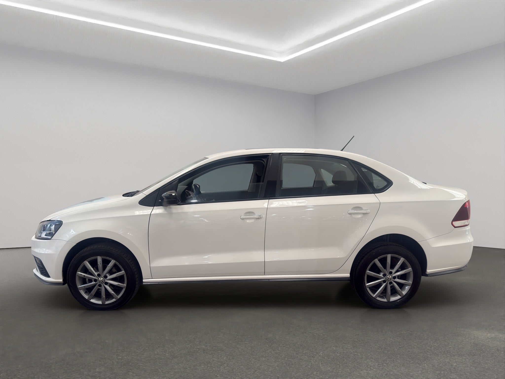 2022 Volkswagen Vento 4 pts. Join, TM5, a/ac., cámara reversa, RA-16