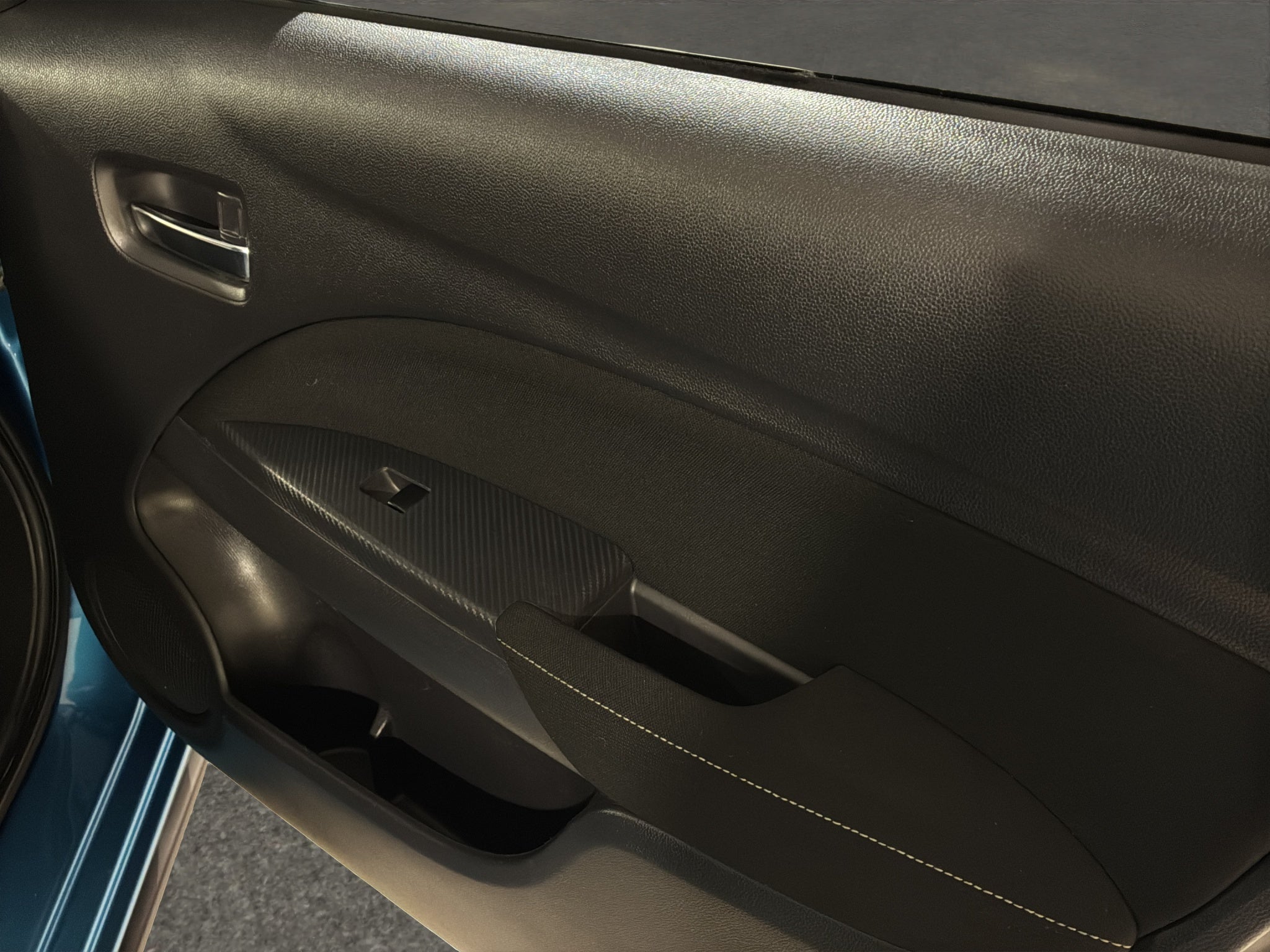 2025 Mitsubishi Mirage 4 pts. G4 GLS, TM5, climatronic, VE, f. niebla, RA-15