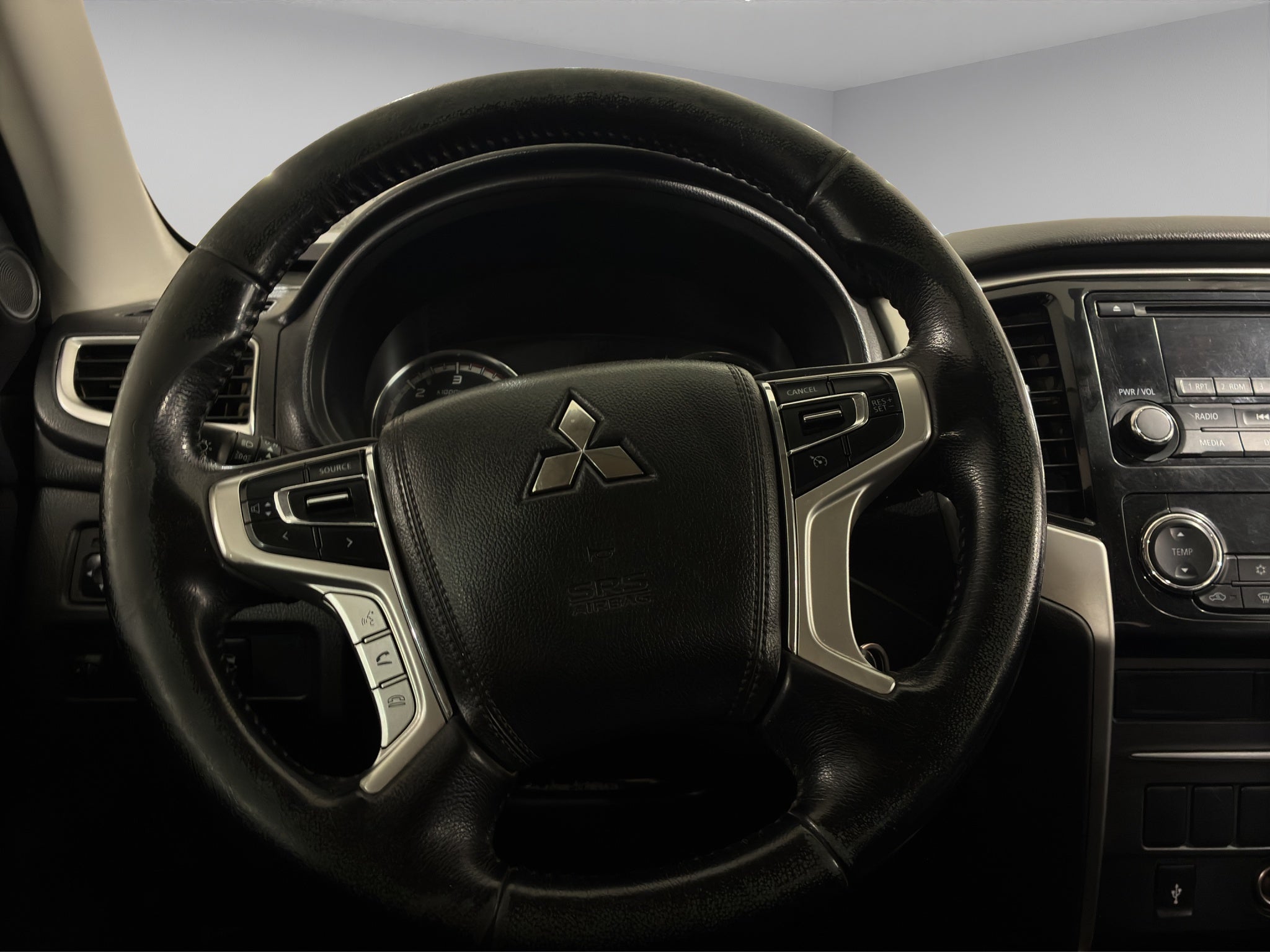 2023 Mitsubishi Comerciales L200 Pick-Up 4 pts. GLX, Doble Cab., 2.4TD, TM5, 4x4