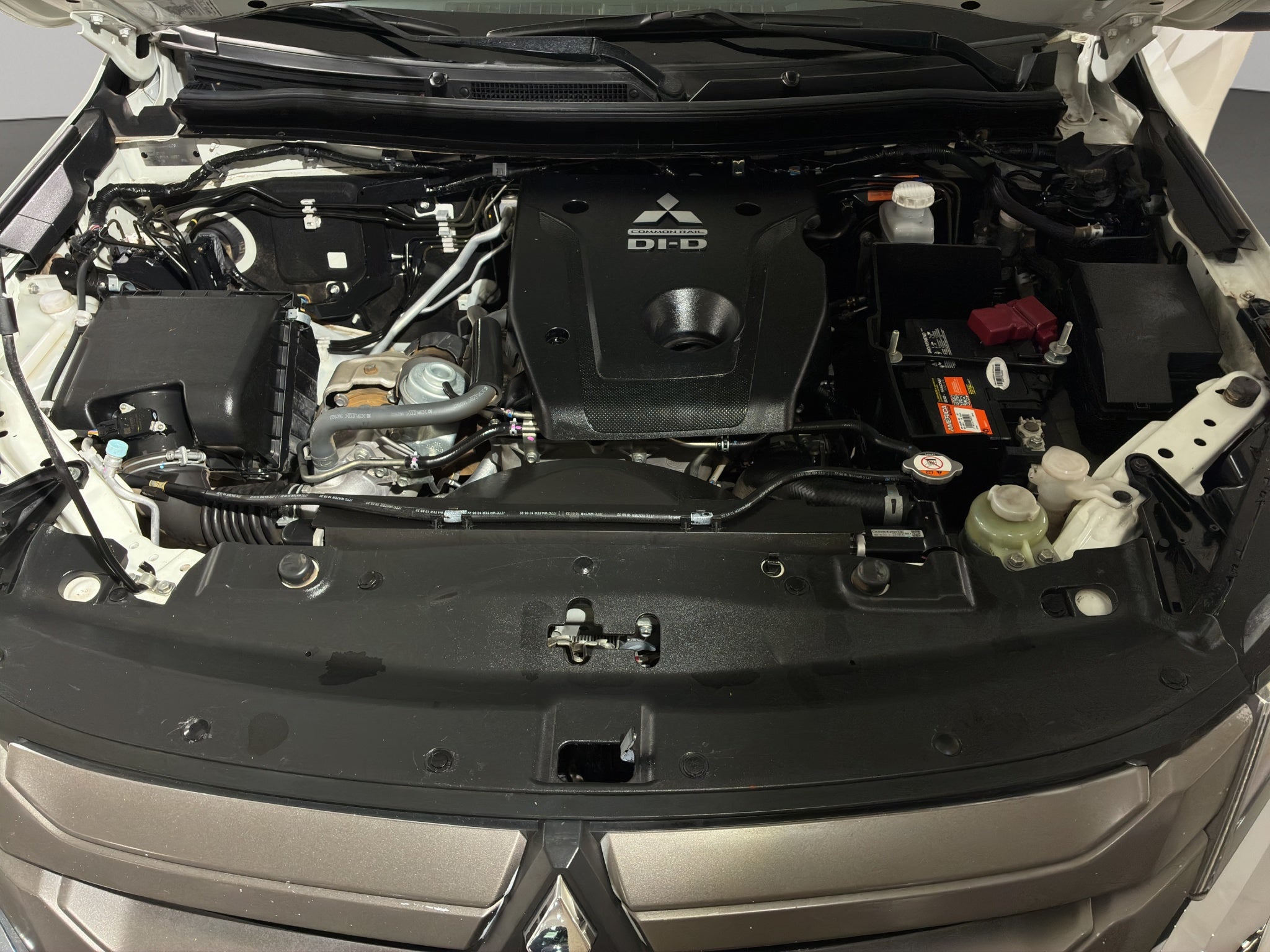 2023 Mitsubishi Comerciales L200 Pick-Up 4 pts. GLX, Doble Cab., 2.4TD, TM5, 4x4