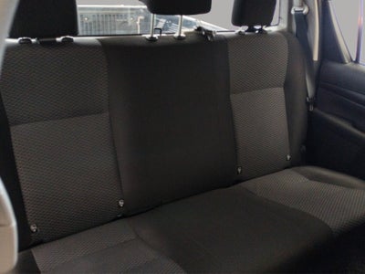 2023 Toyota Comerciales Hilux Pick-Up 4 pts. Base, Doble Cab., TM5, a/ac., VE del.