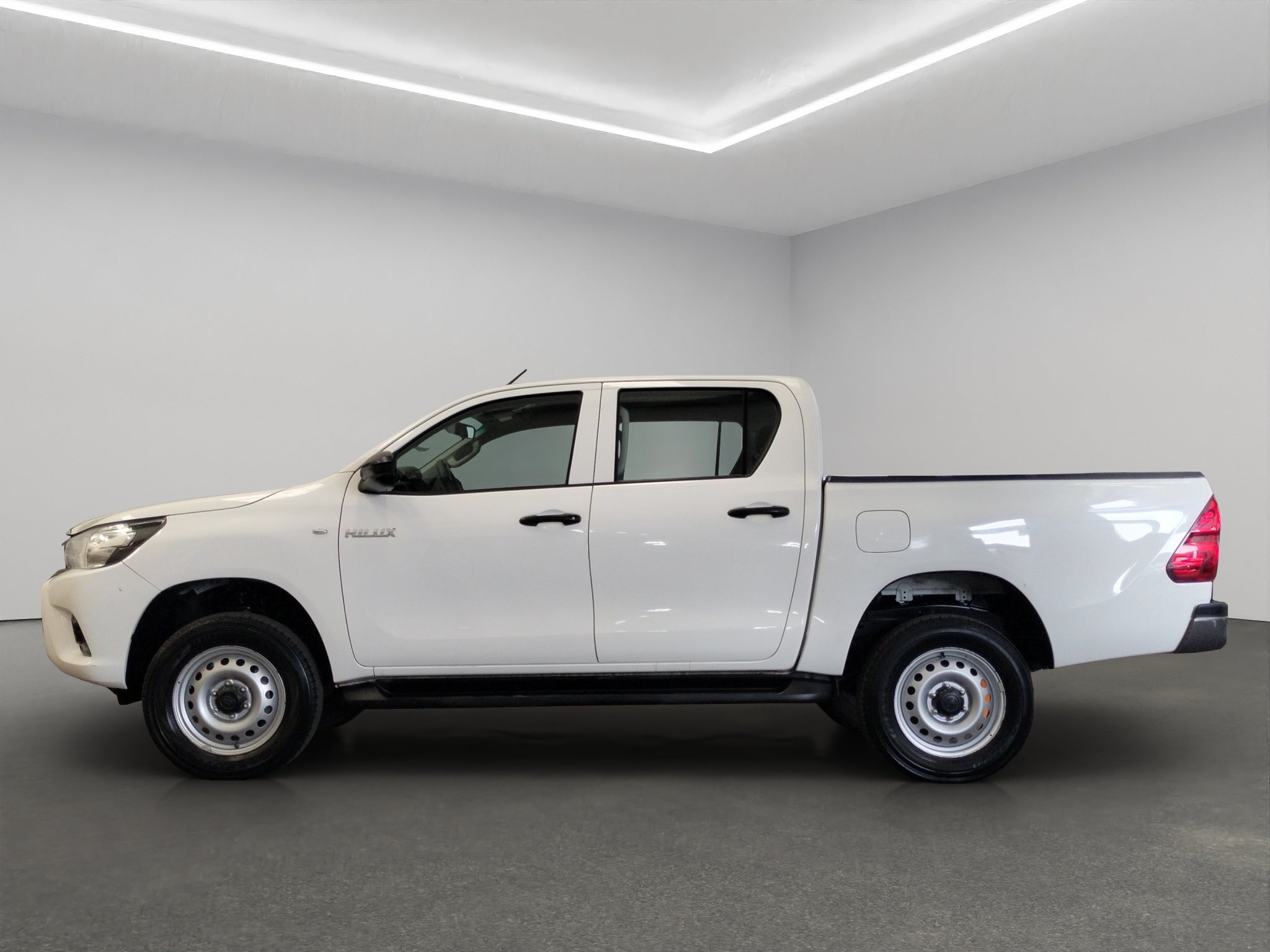 2023 Toyota Comerciales Hilux Pick-Up 4 pts. Base, Doble Cab., TM5, a/ac., VE del.