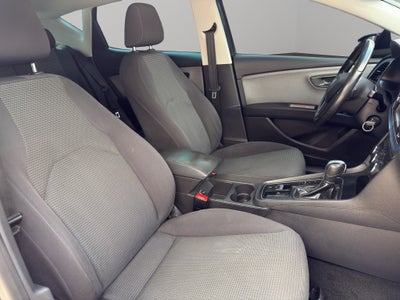 2019 Seat León 5 pts. ST Style, 150 HP, 1.4T, DSG, climatronic, QC, f. led, RA-17