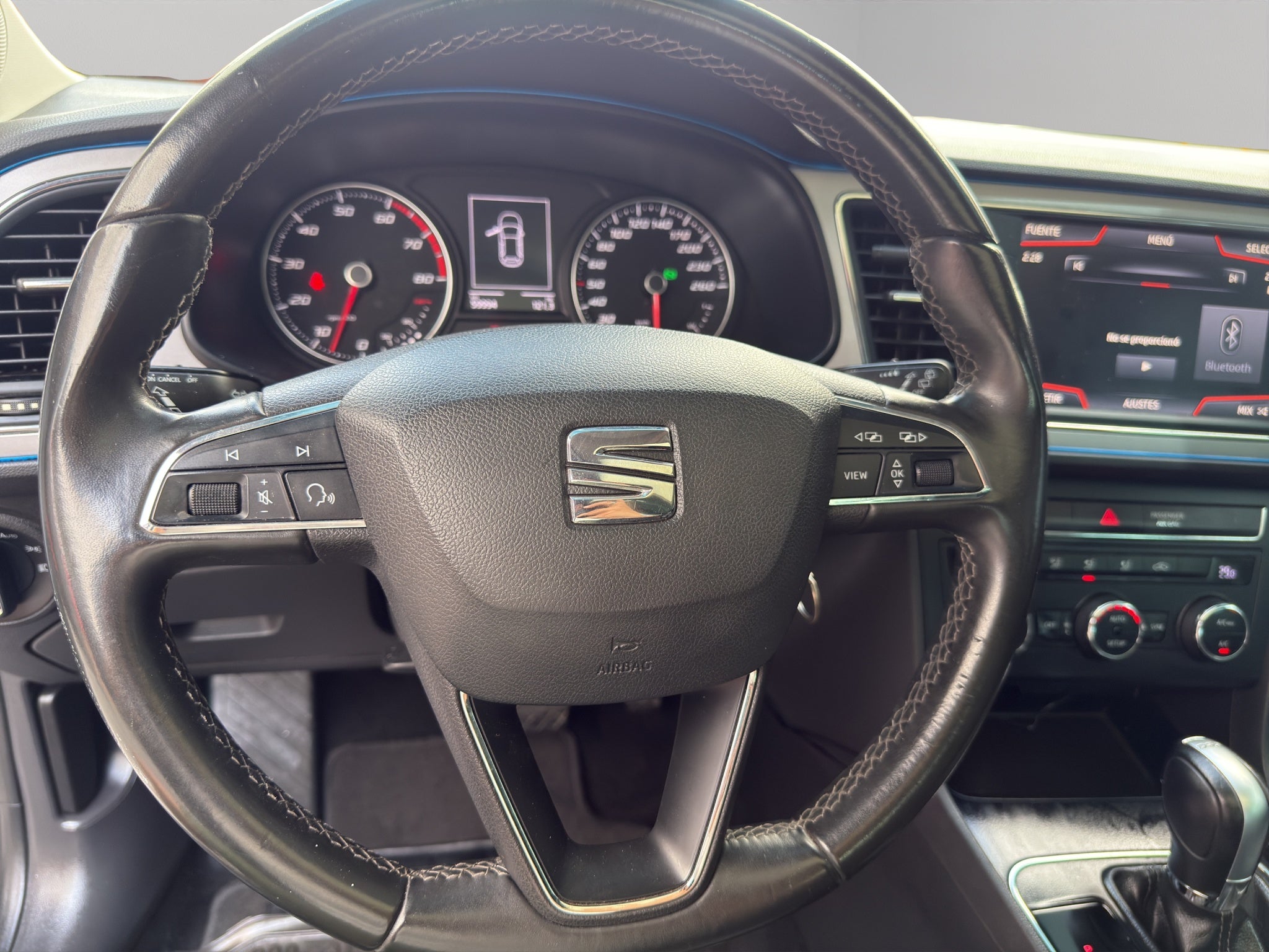 2019 Seat León 5 pts. ST Style, 150 HP, 1.4T, DSG, climatronic, QC, f. led, RA-17