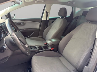 2019 Seat León 5 pts. ST Style, 150 HP, 1.4T, DSG, climatronic, QC, f. led, RA-17
