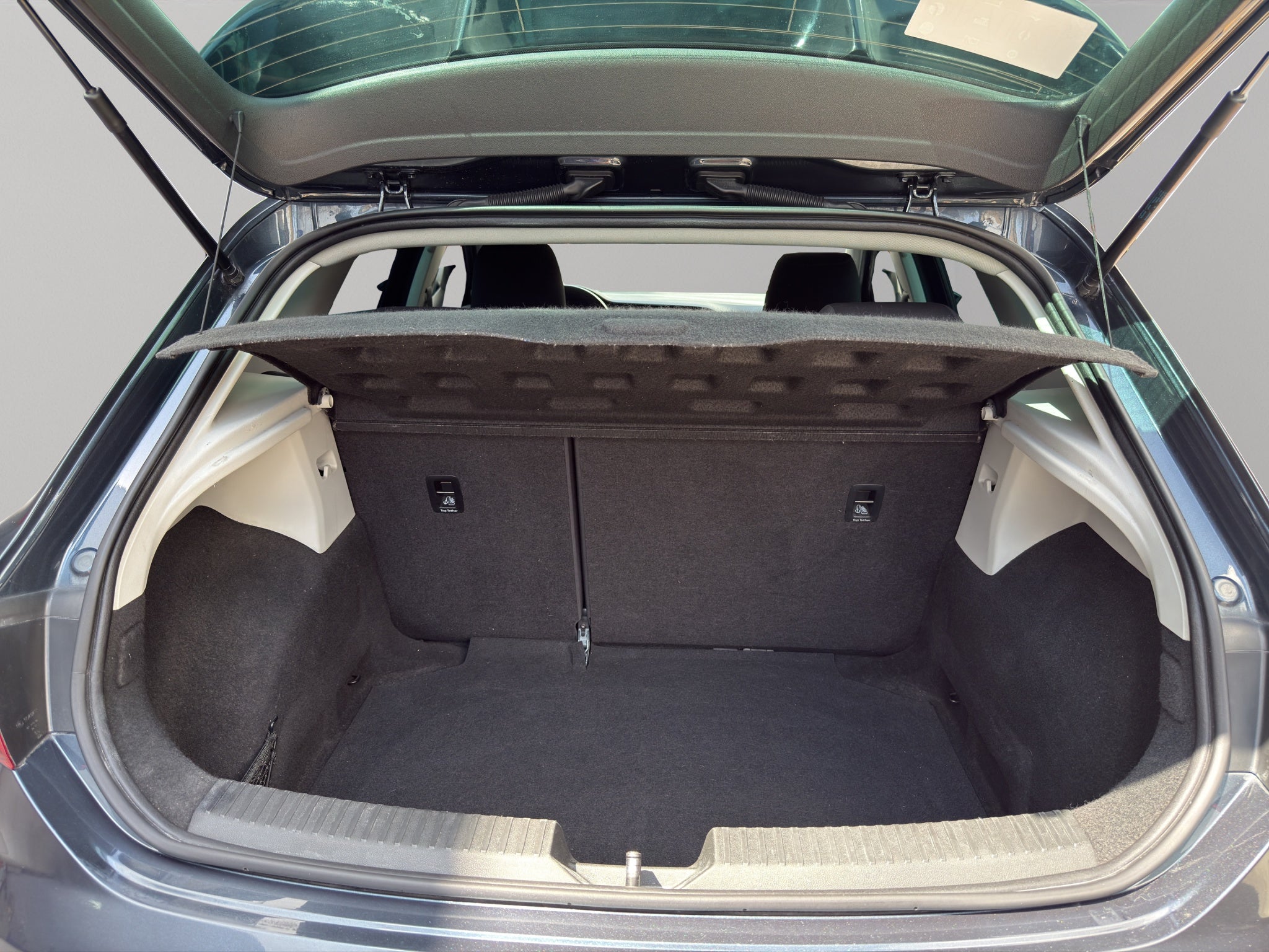 2019 Seat León 5 pts. ST Style, 150 HP, 1.4T, DSG, climatronic, QC, f. led, RA-17