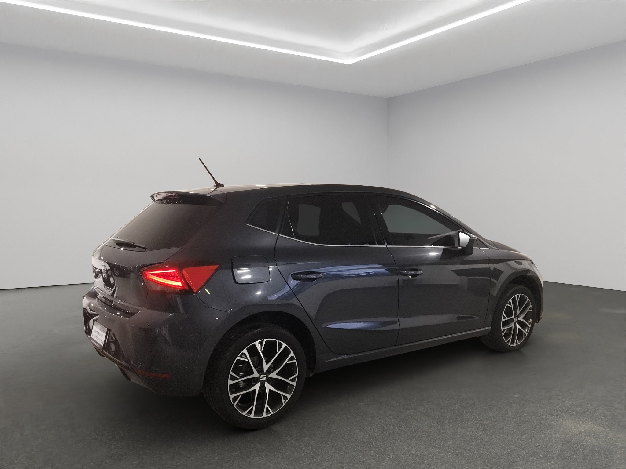 2023 Seat Ibiza 5 pts. Xcellence, 110 HP, 1.6l, TM5, a/ac., QC, f. led, RA-16