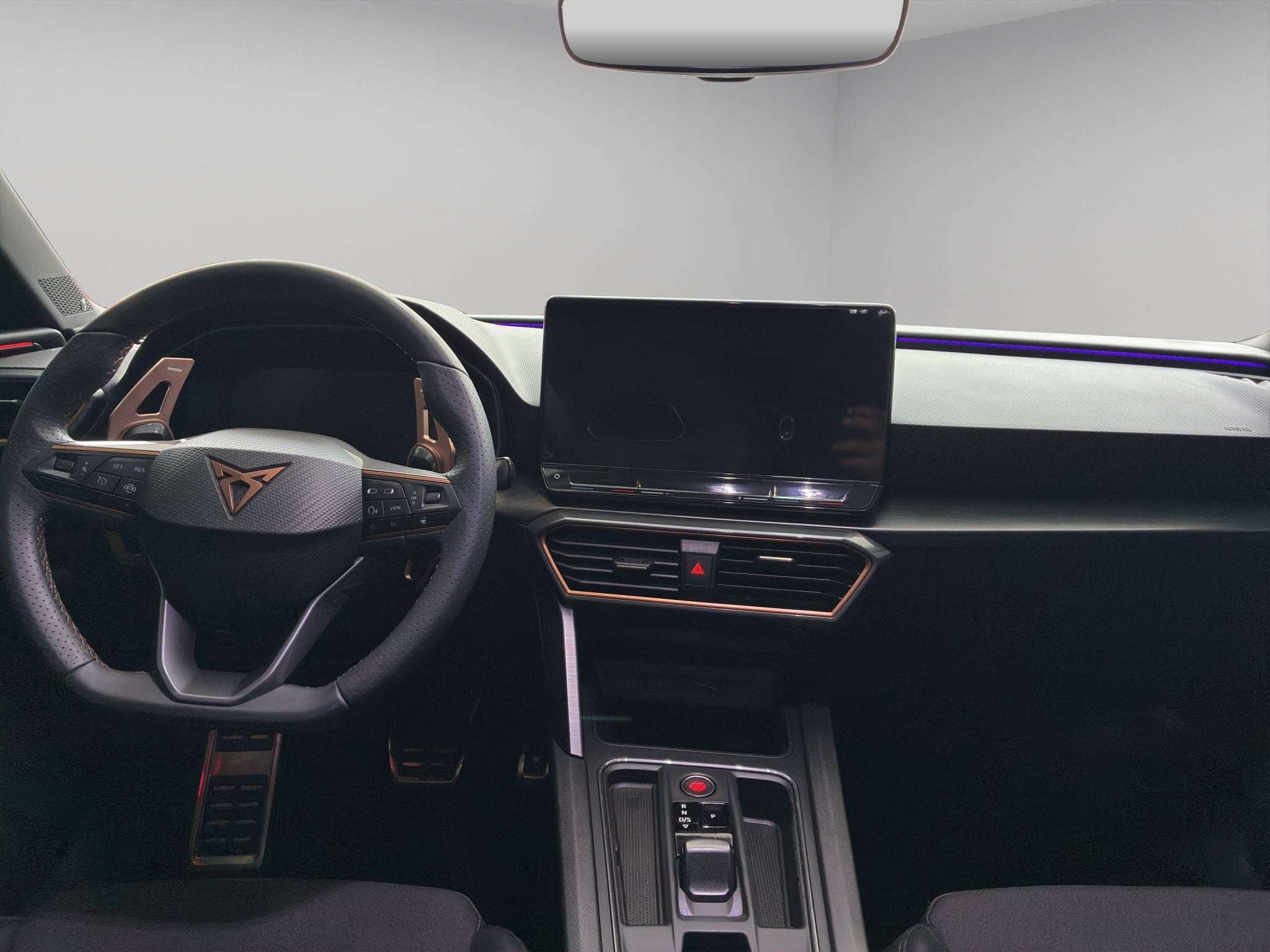 2024 Cupra León 5 pts. High, 300 HP, 2.0T, DSG, QC, RA-19 (línea anterior)