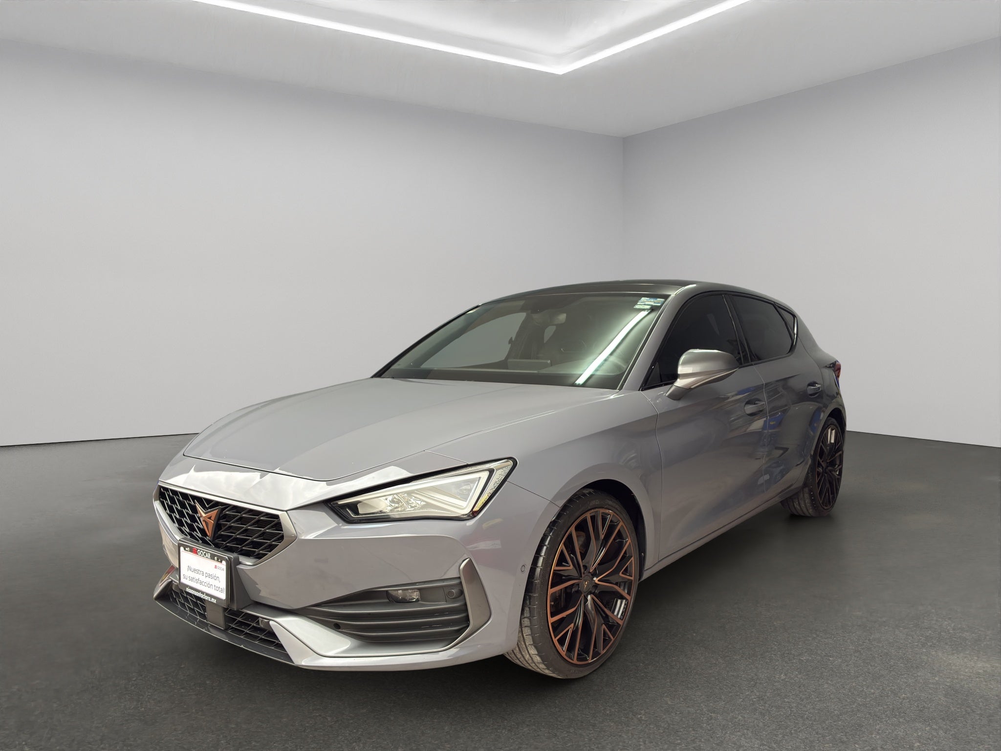 2024 Cupra León 5 pts. High, 300 HP, 2.0T, DSG, QC, RA-19 (línea anterior)