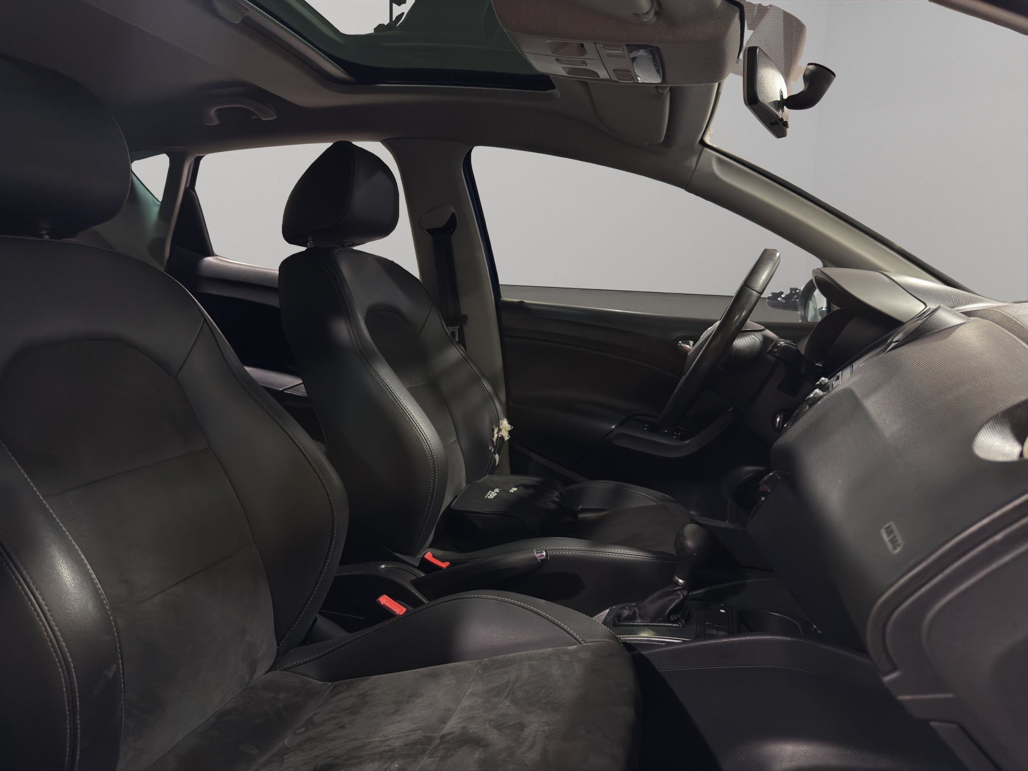 2015 Seat Ibiza 5 pts. Style, 105 HP, 1.6l, DSG, a/ac., QC, CD, RA-15