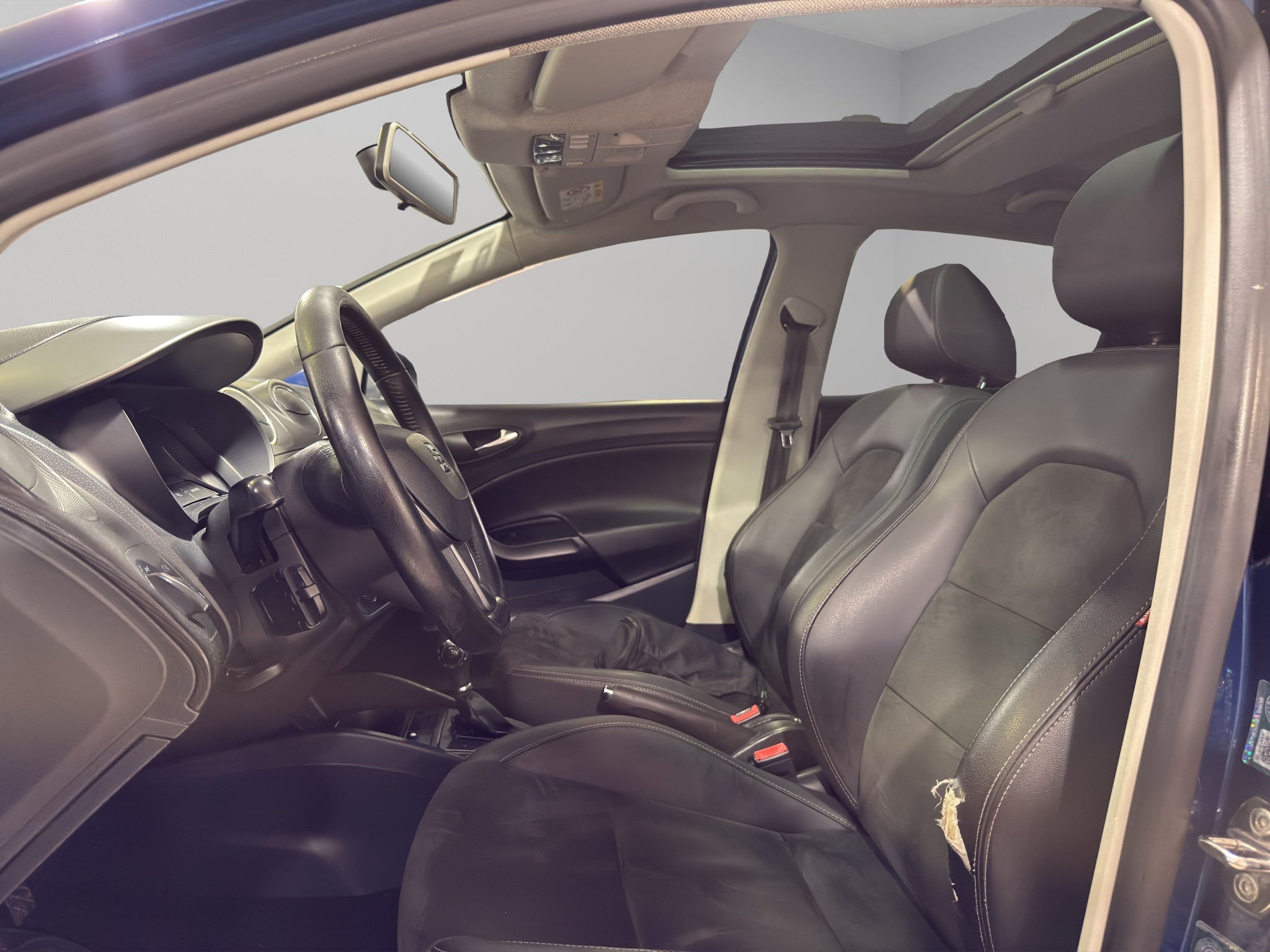 2015 Seat Ibiza 5 pts. Style, 105 HP, 1.6l, DSG, a/ac., QC, CD, RA-15
