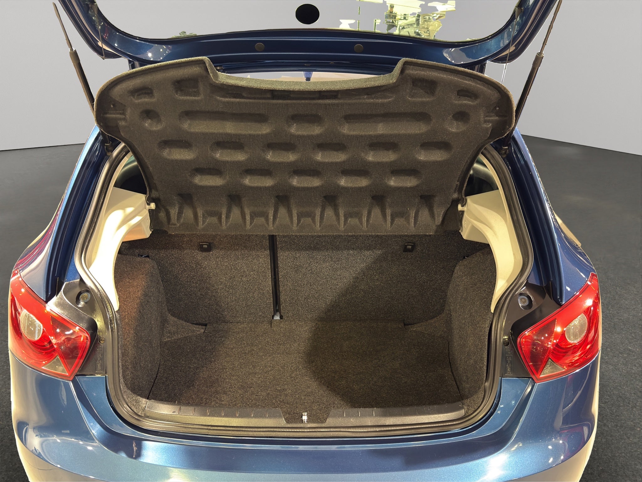 2015 Seat Ibiza 5 pts. Style, 105 HP, 1.6l, DSG, a/ac., QC, CD, RA-15